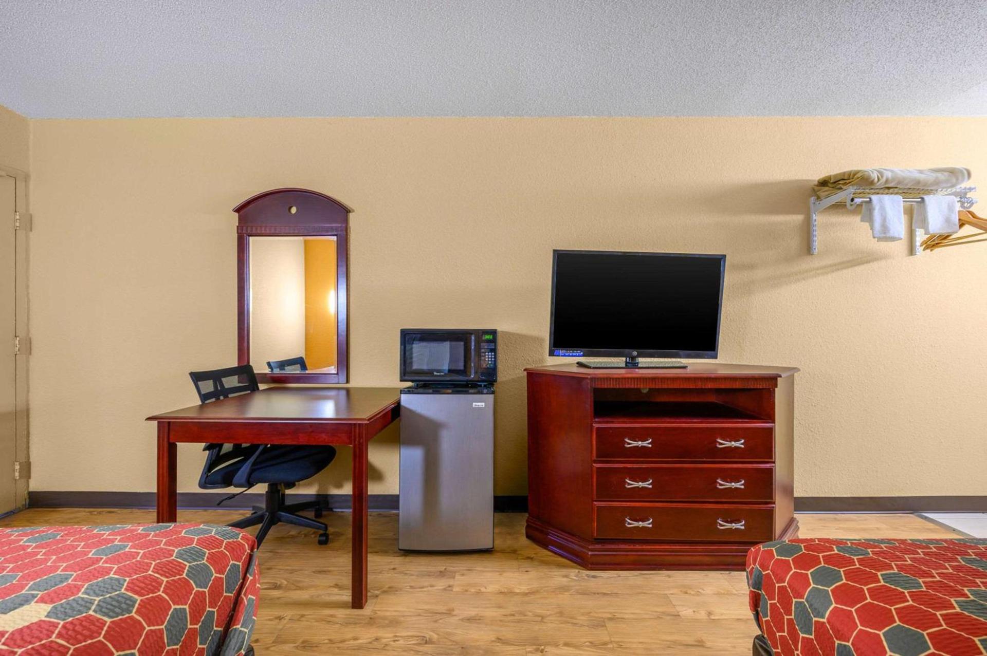 Econo Lodge Decatur South photo 8