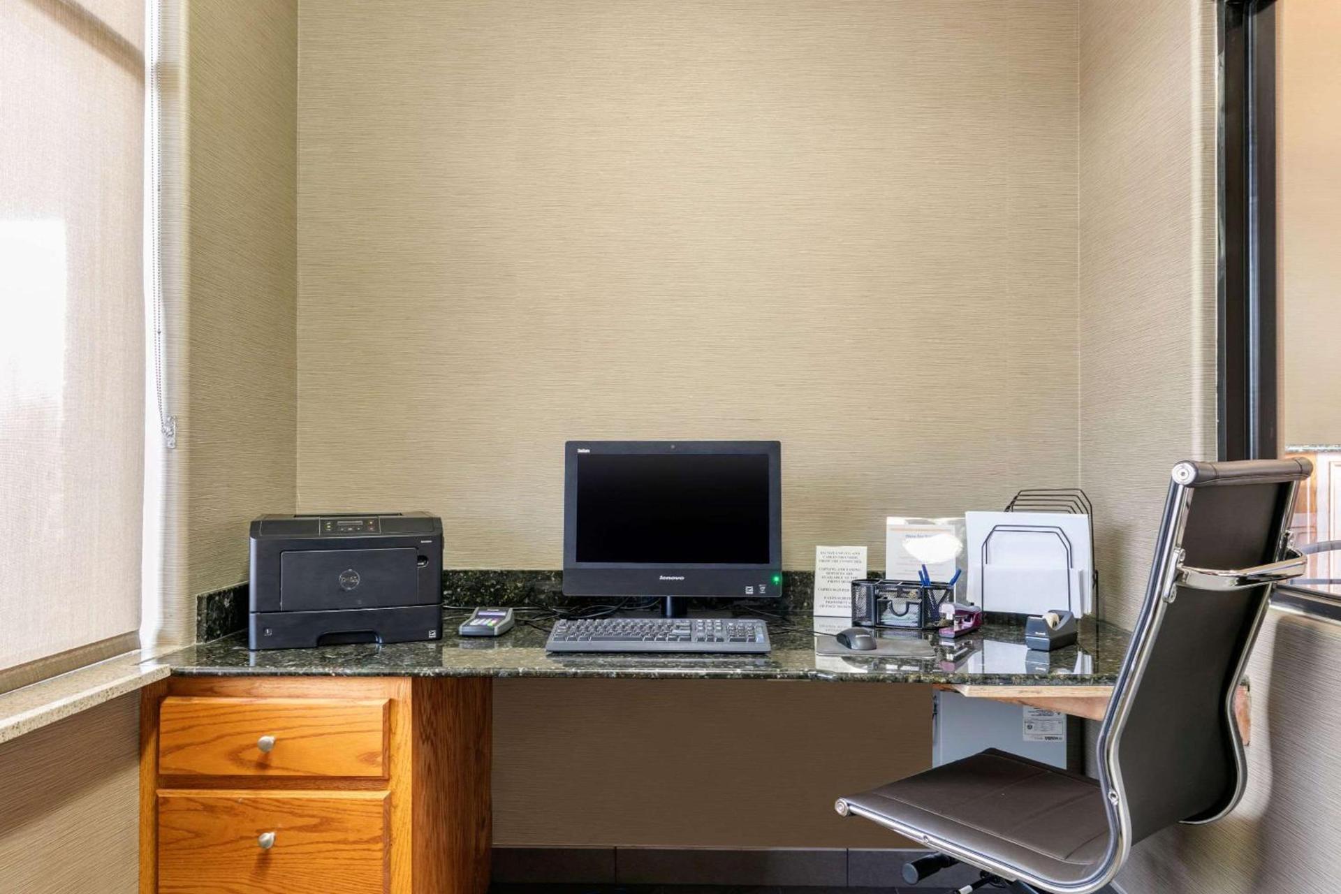 Comfort Suites Batesville photo 34
