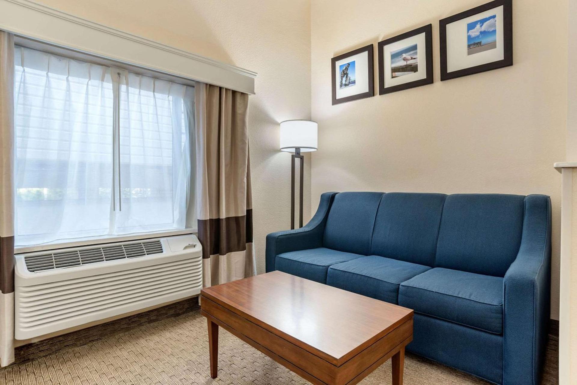 Comfort Suites Jacksonville Airport photo 12