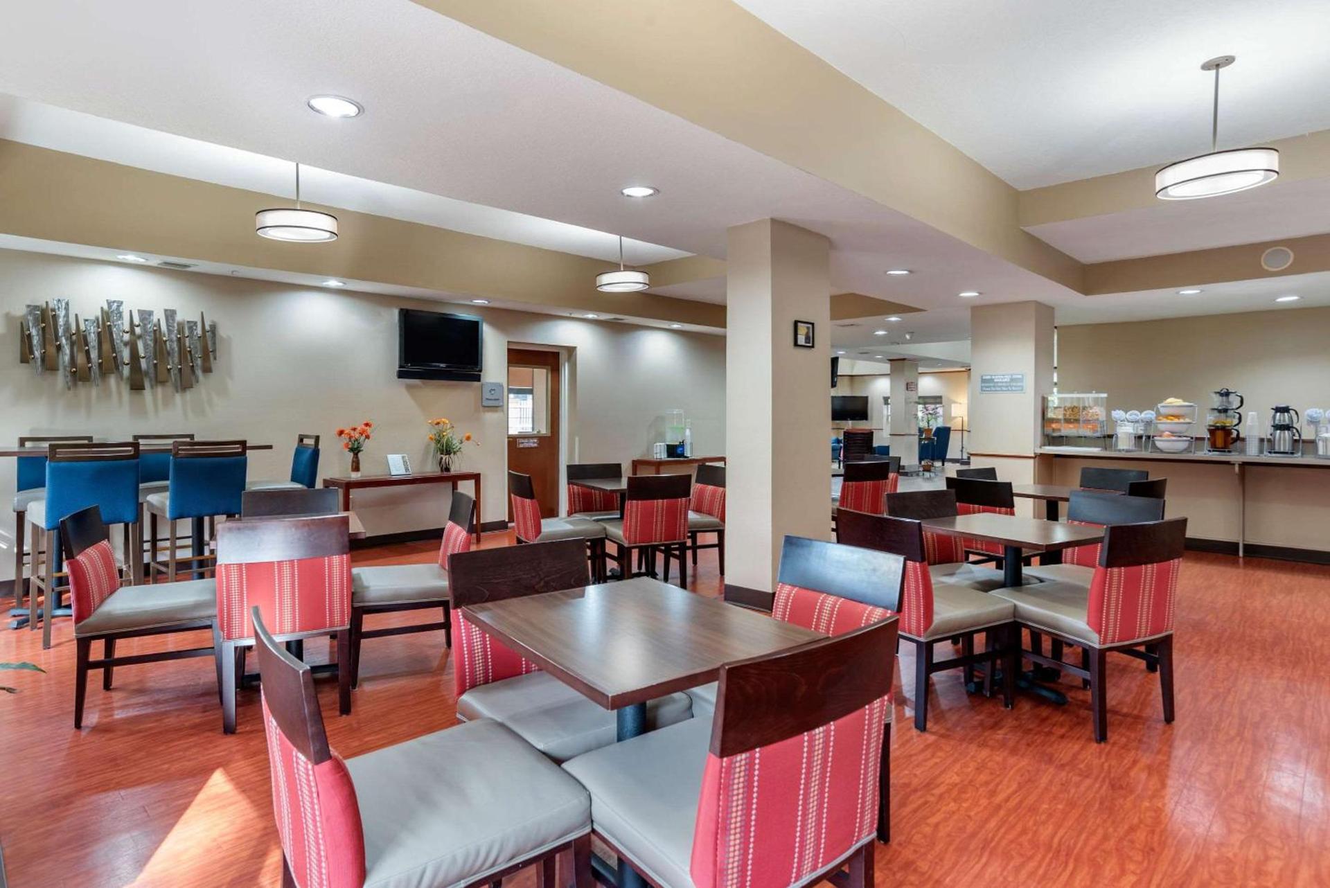 Comfort Suites Jacksonville Airport photo 29