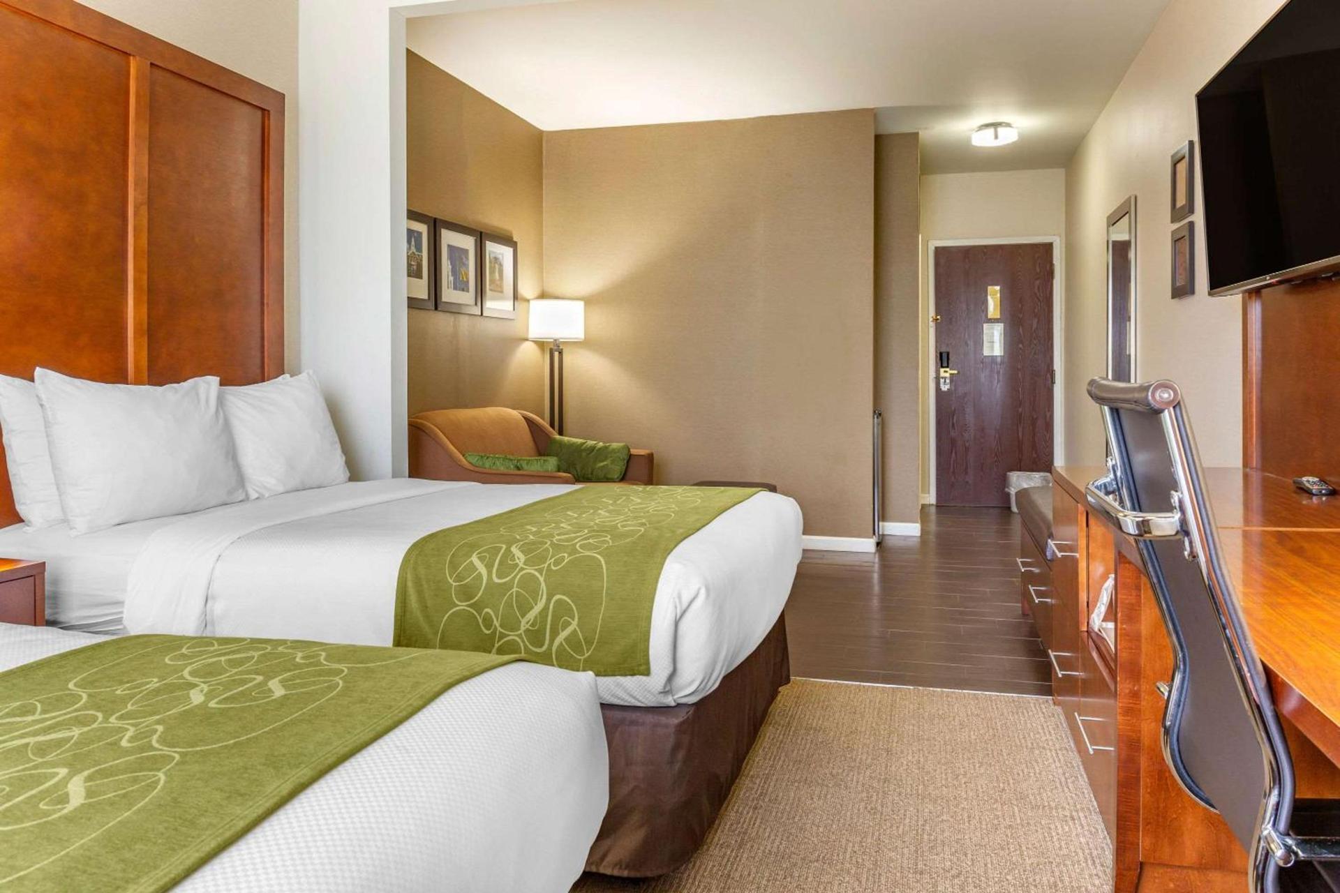 Comfort Suites Dover University Area photo 12