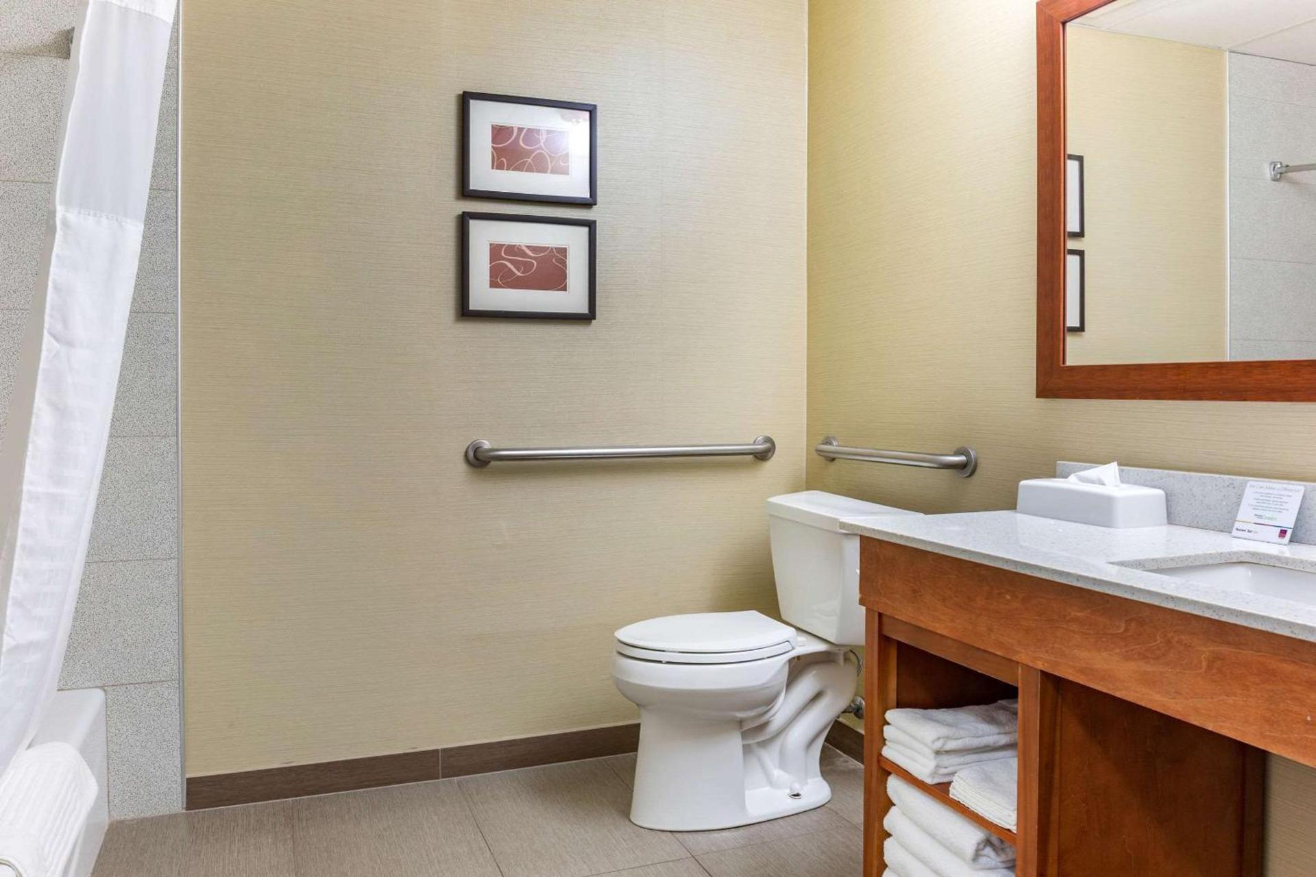 Comfort Suites Dover University Area photo 36