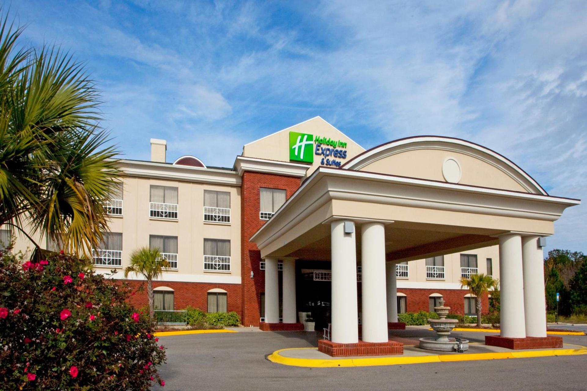 Holiday Inn Express & Suites Quincy I-10 by IHG — hotel in Quincy