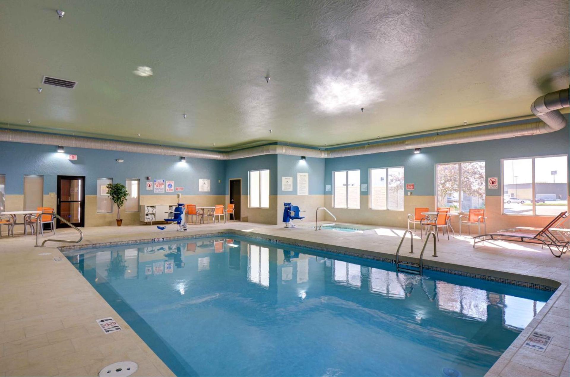 Holiday Inn Express & Suites North Platte by IHG photo 13