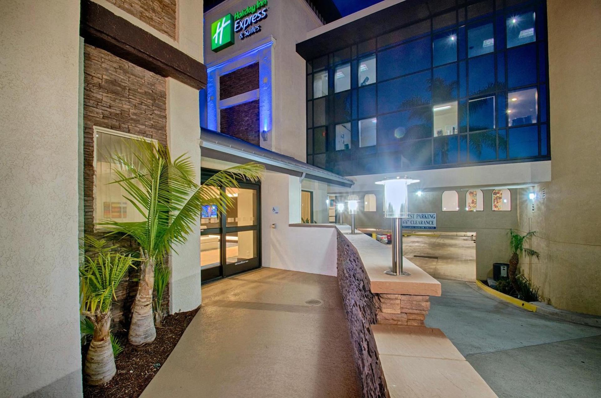 Hampton Inn by Hilton Costa Mesa Newport Beach photo 1