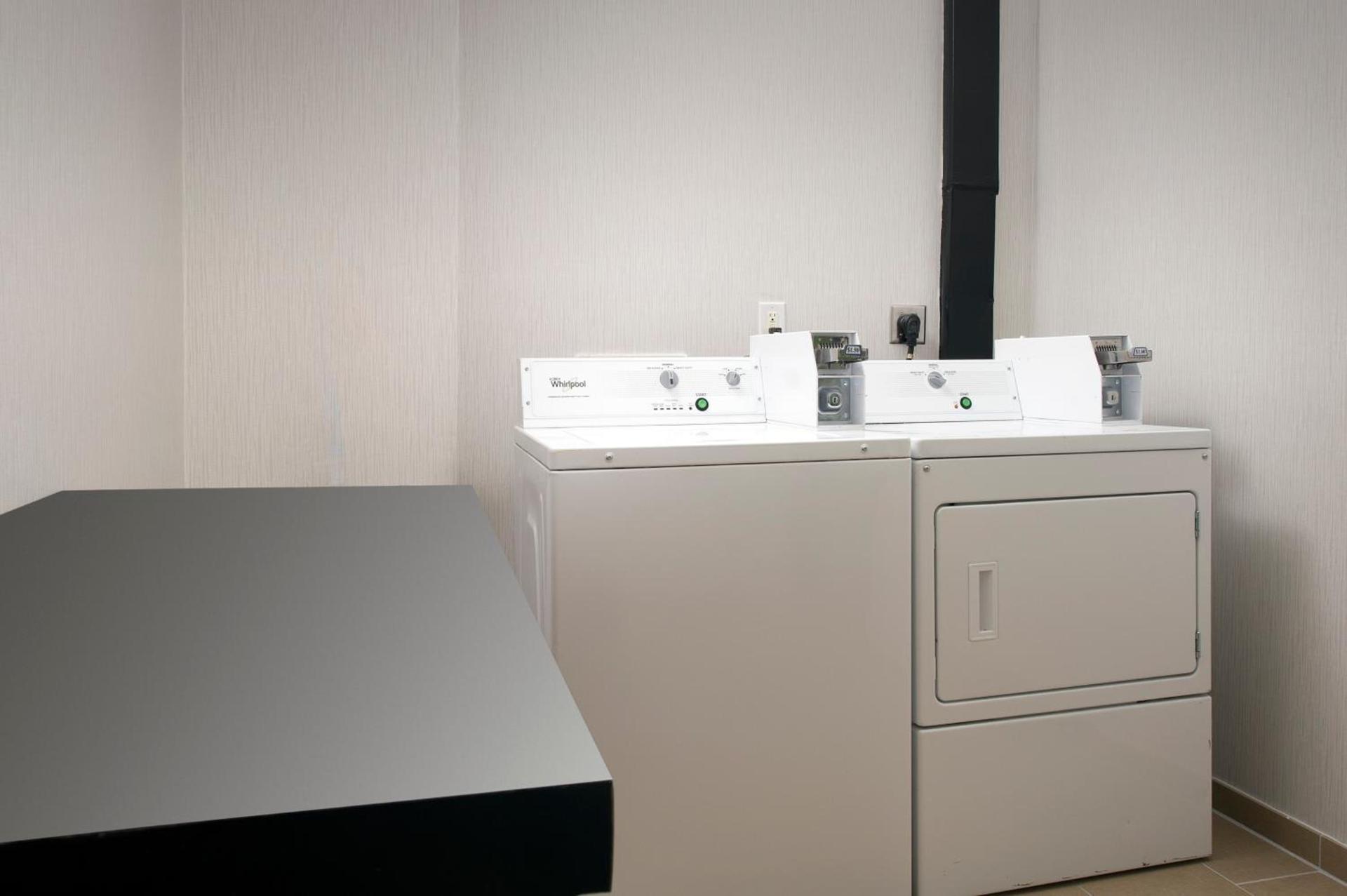 Holiday Inn Express & Suites San Antonio - Downtown Market Area by IHG photo 2