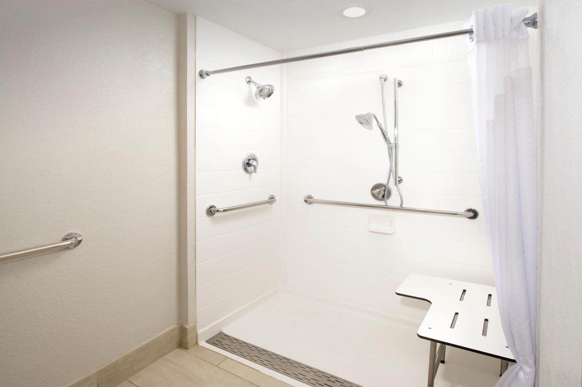 Holiday Inn Express & Suites San Antonio - Downtown Market Area by IHG photo 8