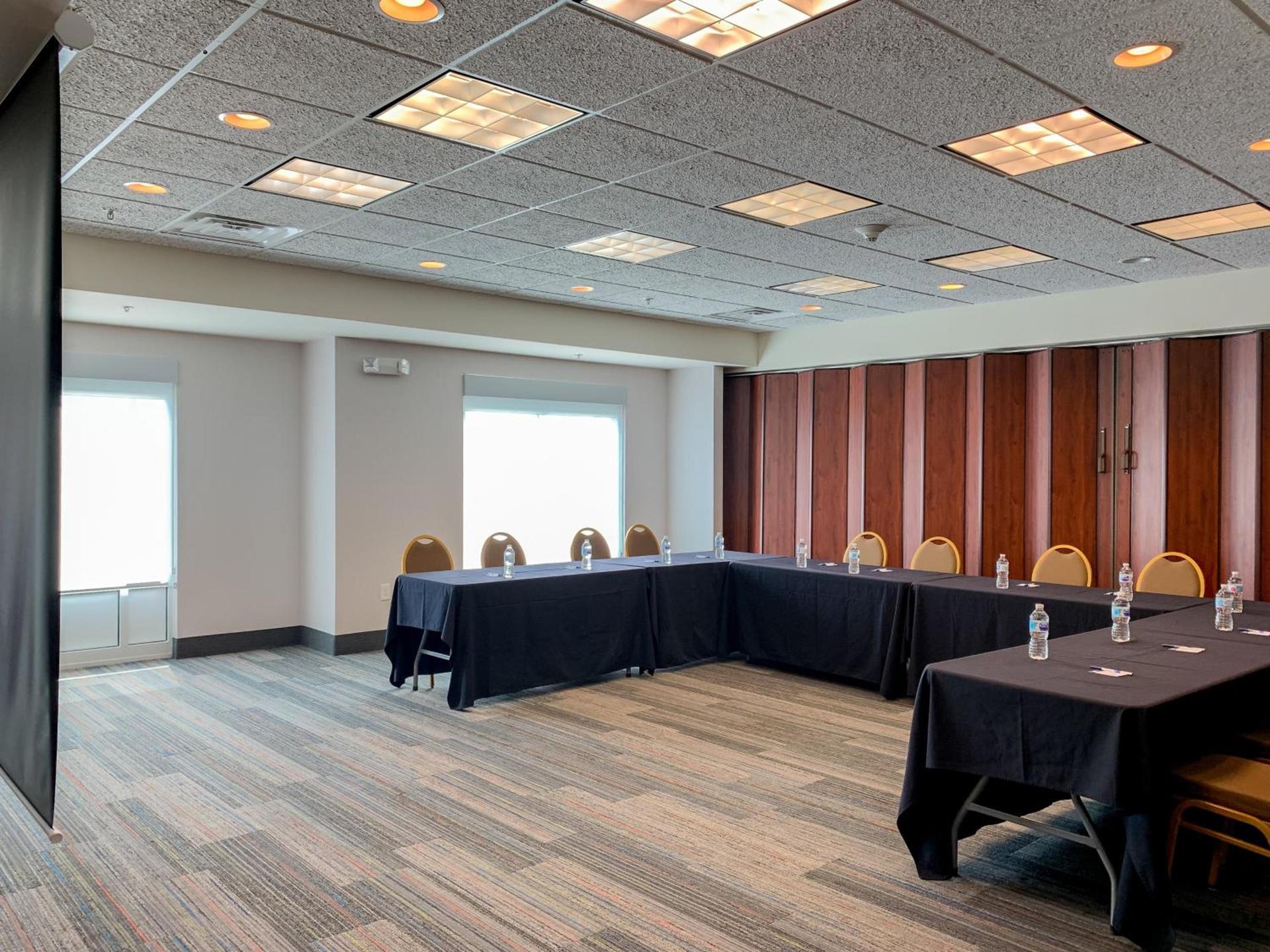 Holiday Inn Express & Suites Lexington Downtown Area-Keeneland by IHG photo 50