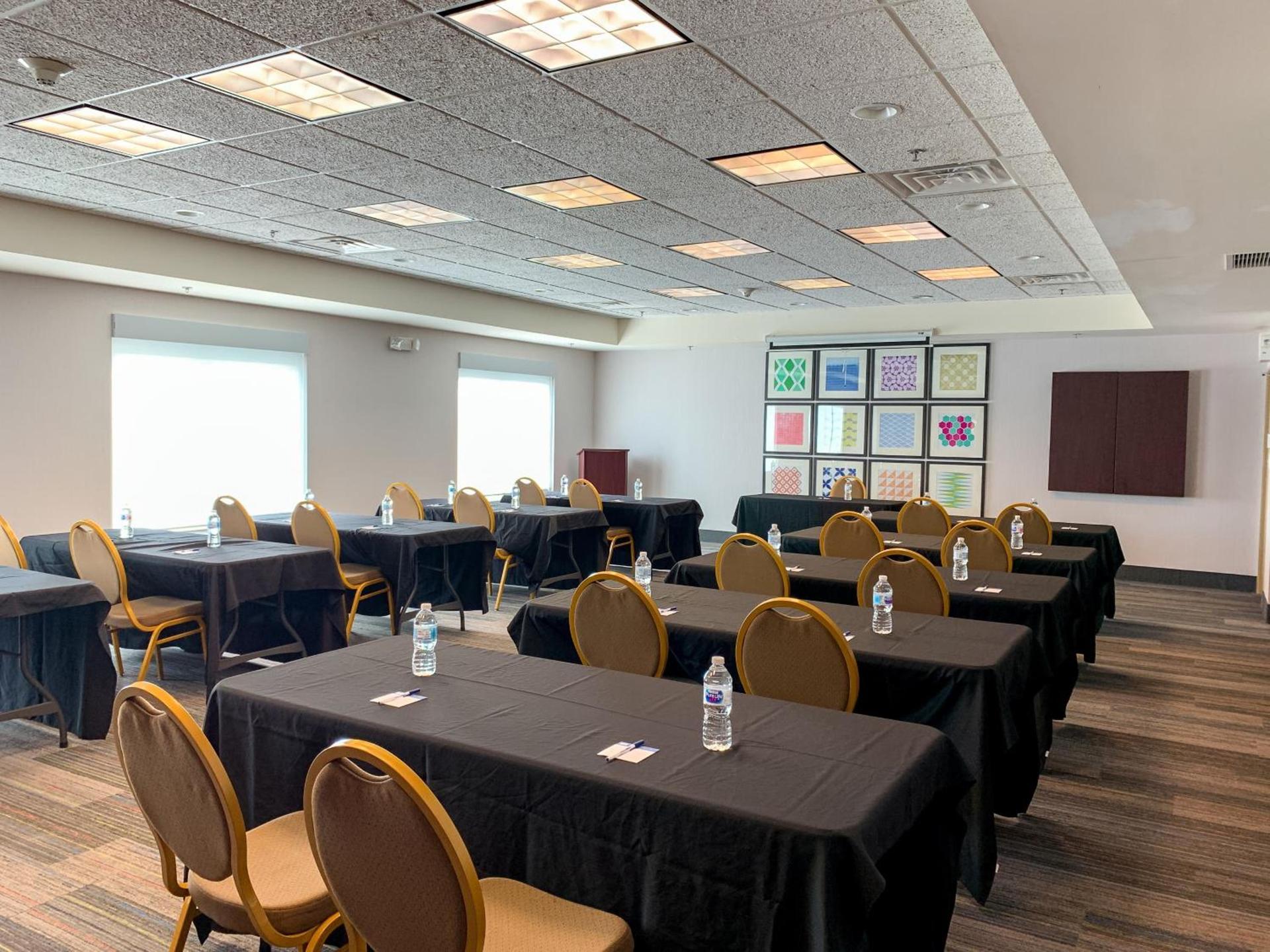 Holiday Inn Express & Suites Lexington Downtown Area-Keeneland by IHG photo 64