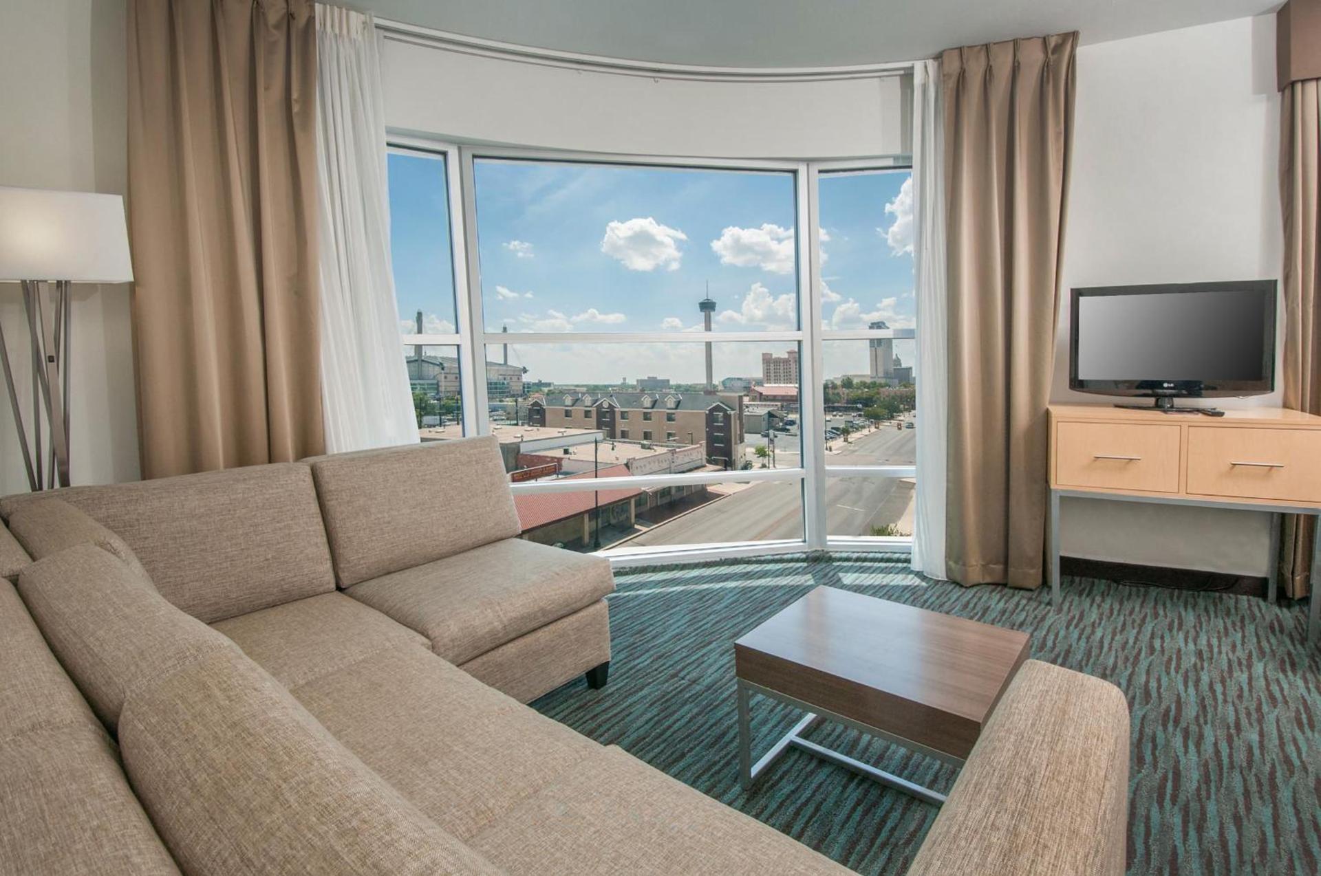 Holiday Inn Express Hotel & Suites San Antonio - Rivercenter Area by IHG photo 35