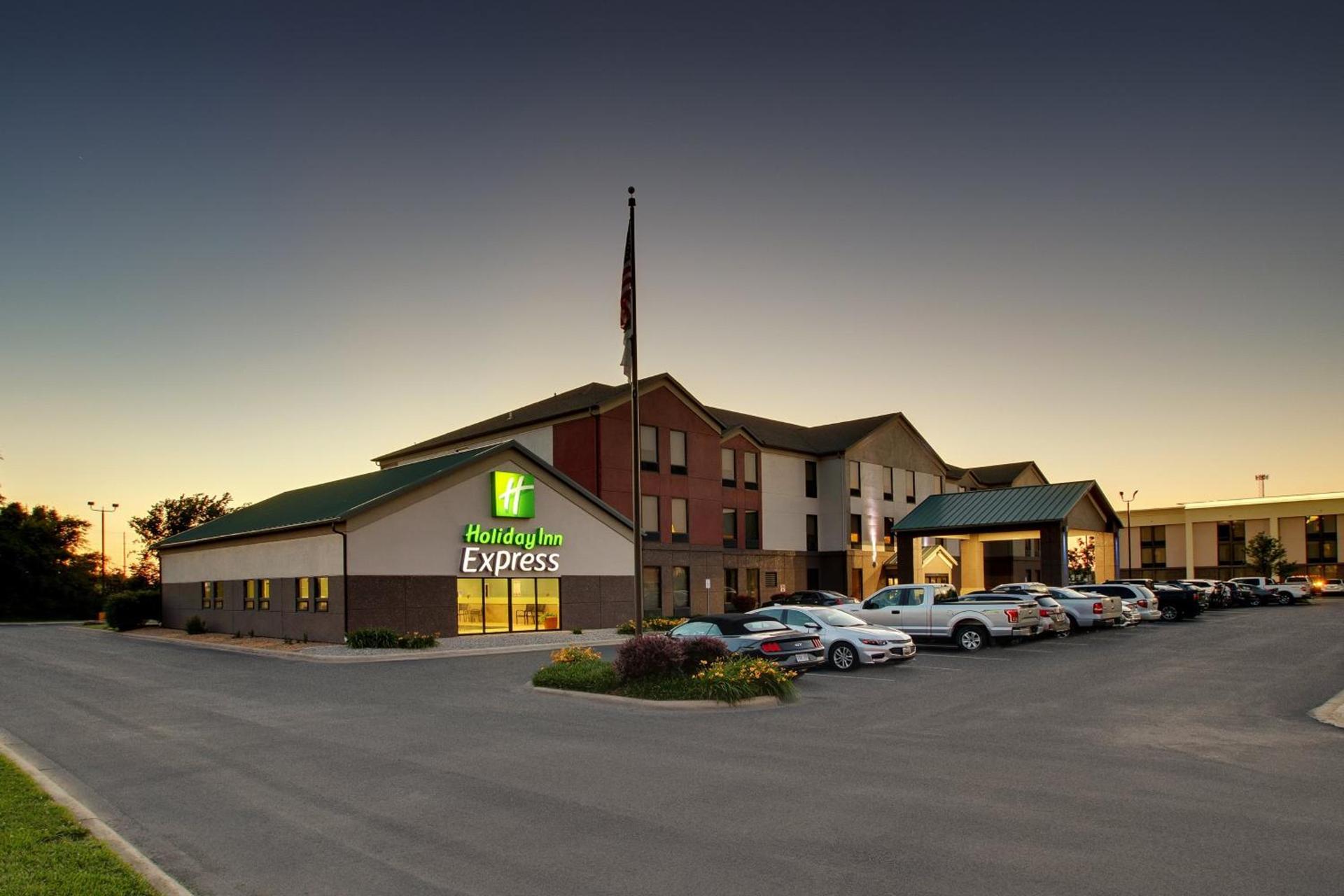 Holiday Inn Express Hotel & Suites Lebanon by IHG photo 30