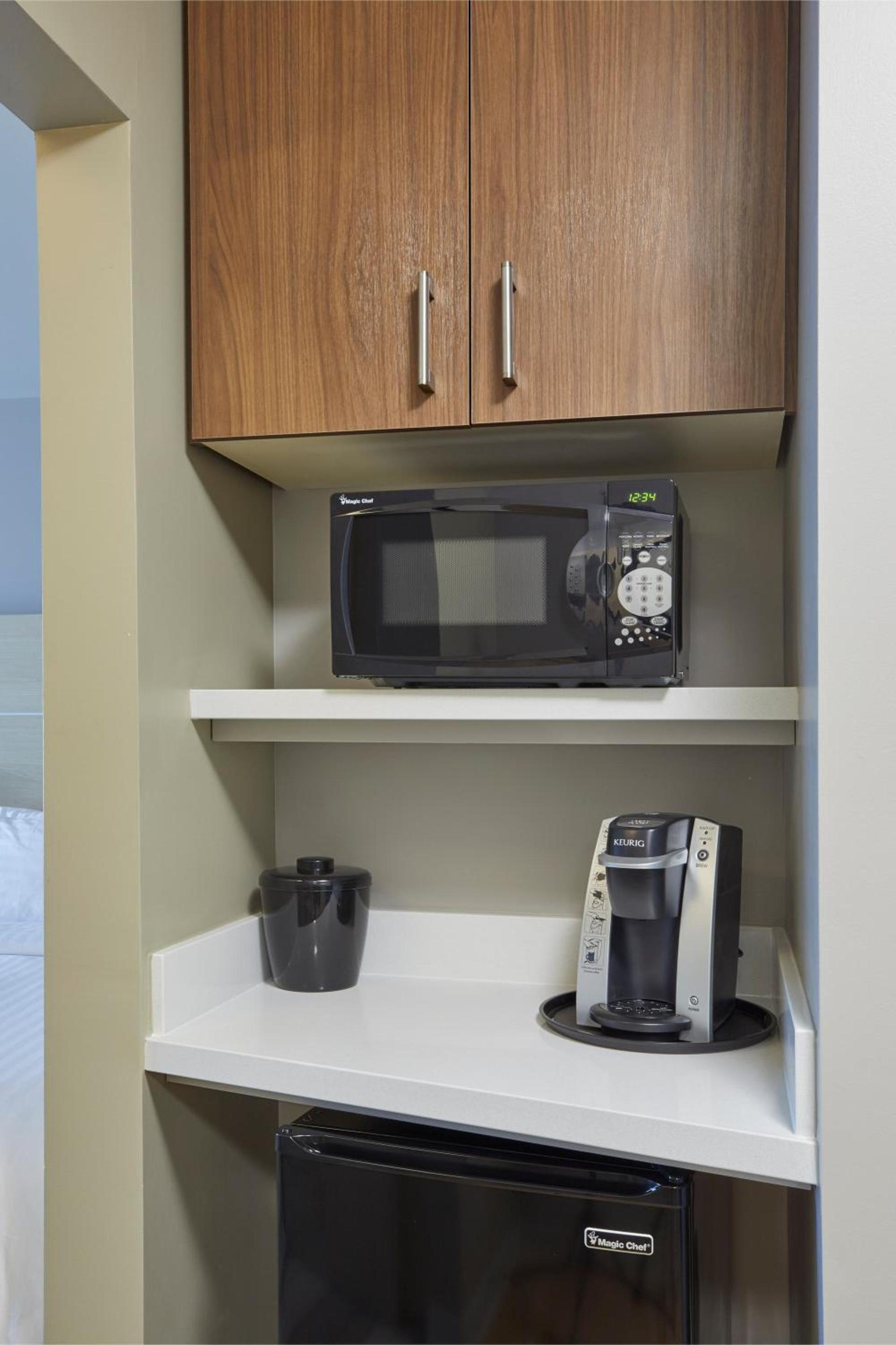 Holiday Inn Express & Suites - Hermiston Downtown by IHG photo 16