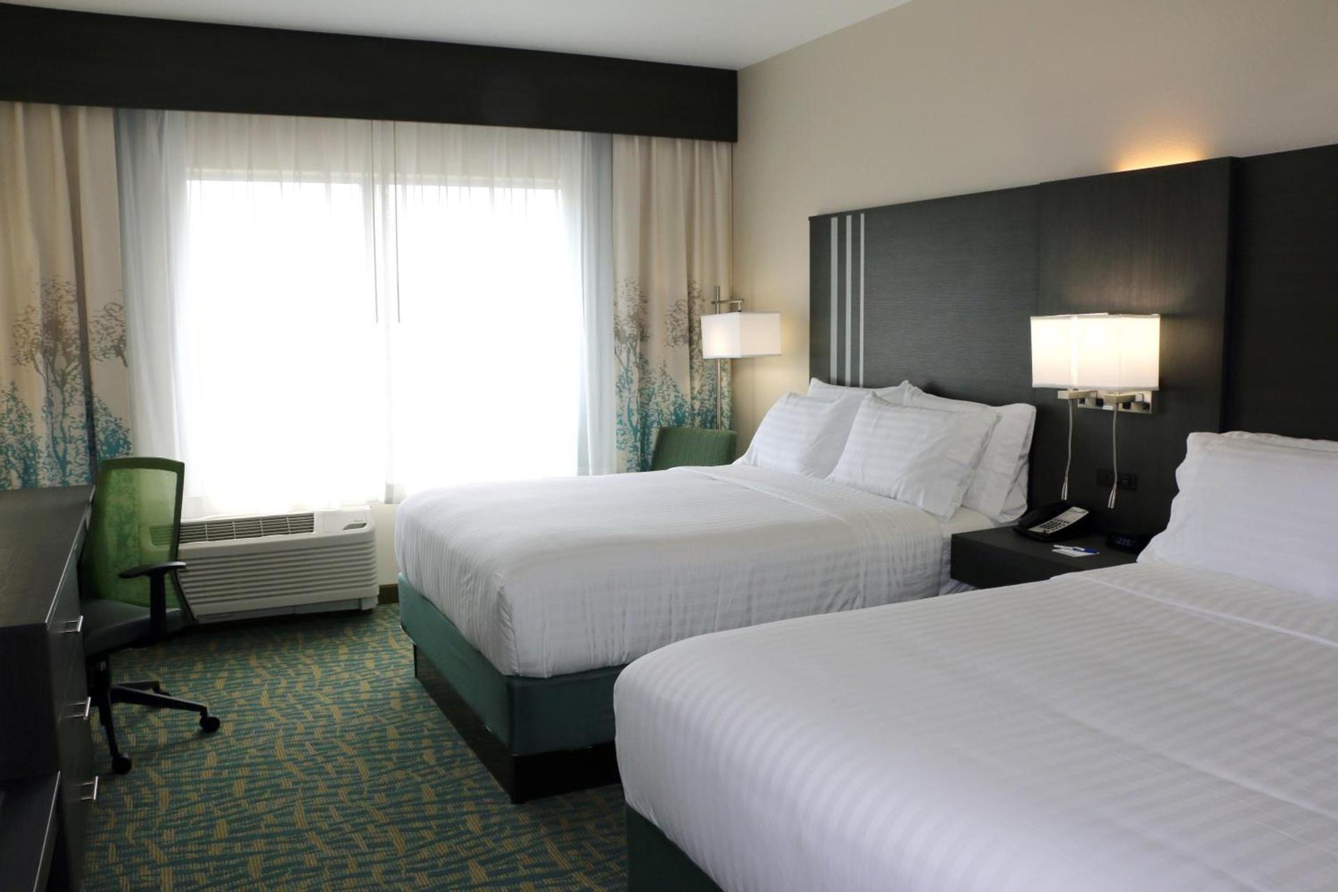 Holiday Inn Express & Suites - Hendersonville SE - Flat Rock by IHG photo 31