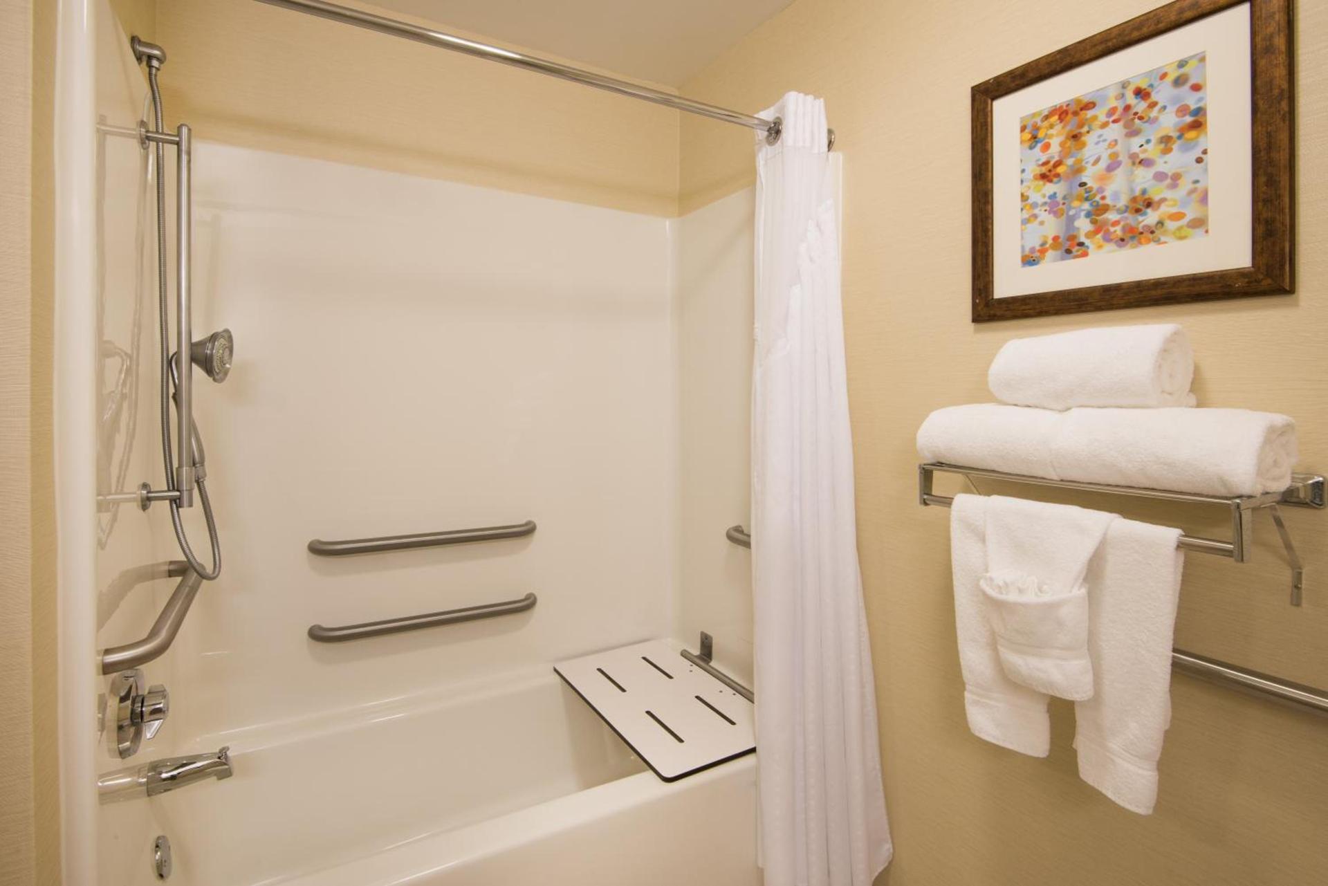 Holiday Inn Express & Suites - Sharon-Hermitage by IHG photo 18