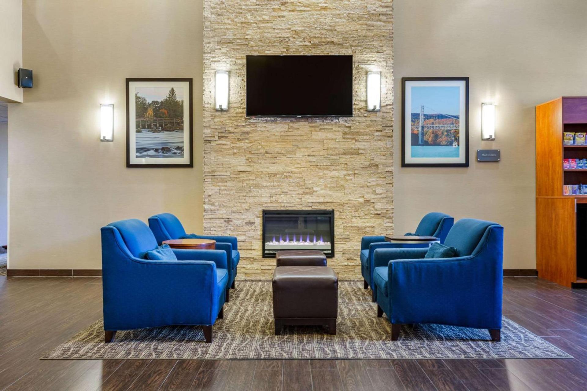 Comfort Suites Dover University Area photo 3