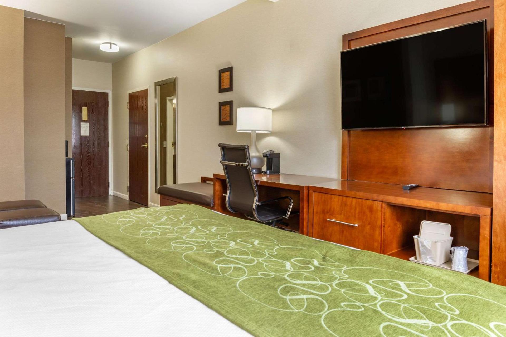 Comfort Suites Dover University Area photo 16