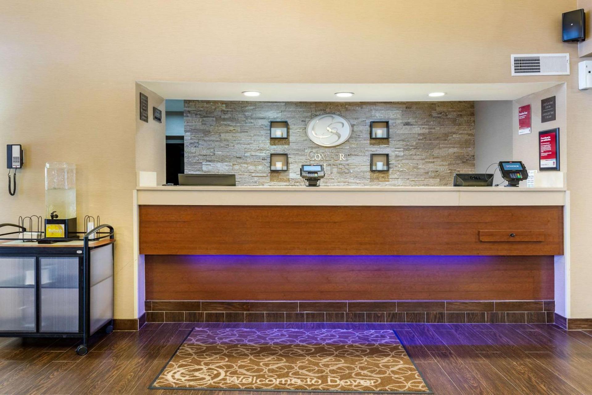 Comfort Suites Dover University Area photo 2