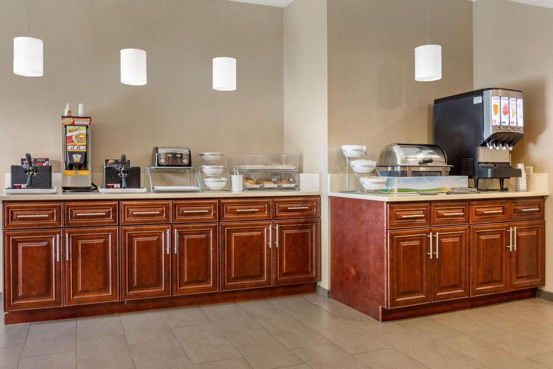 Comfort Suites Dover University Area photo 31