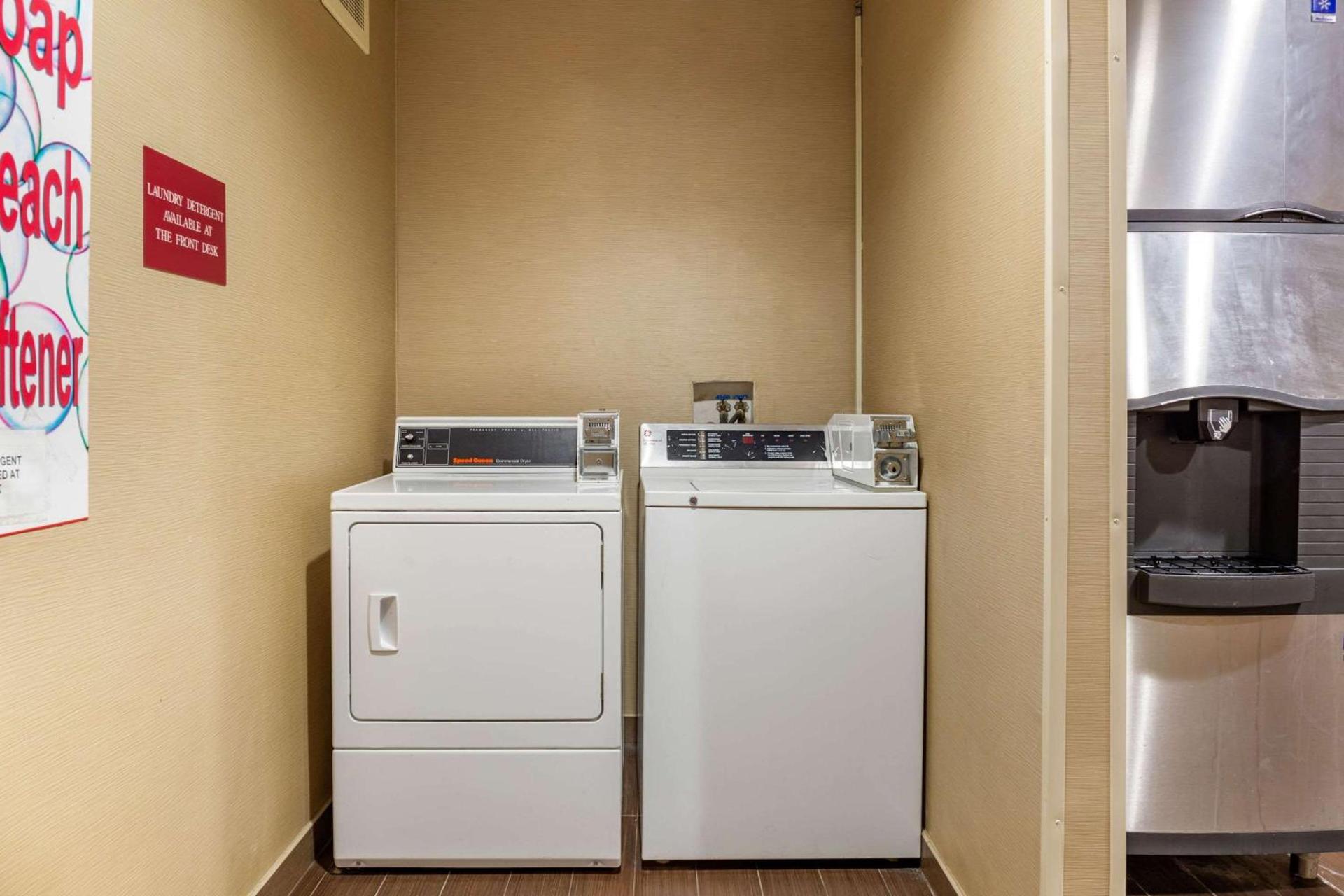 Comfort Suites Dover University Area photo 34