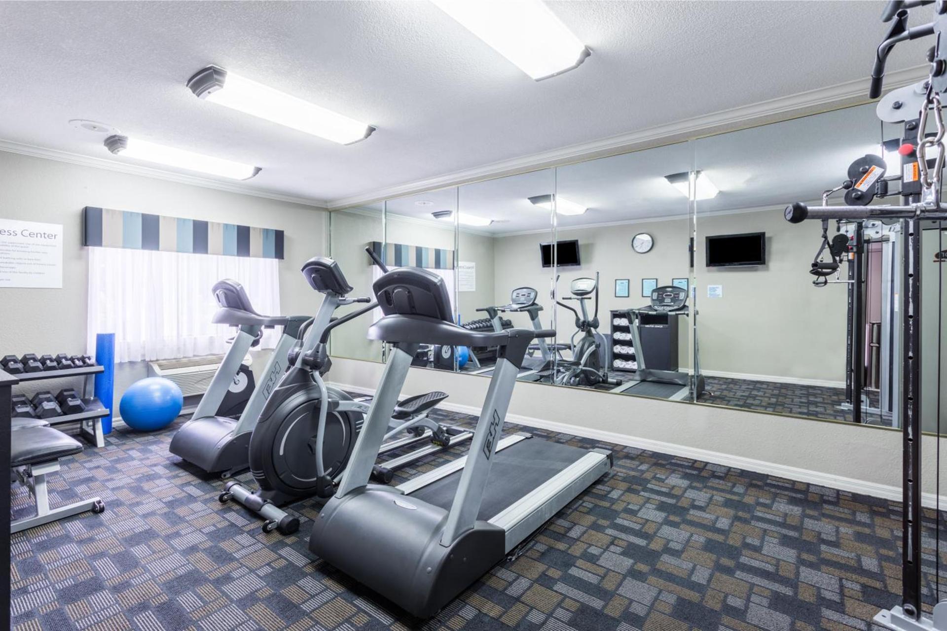 Holiday Inn Express Hotel and Suites Lake Charles by IHG photo 16