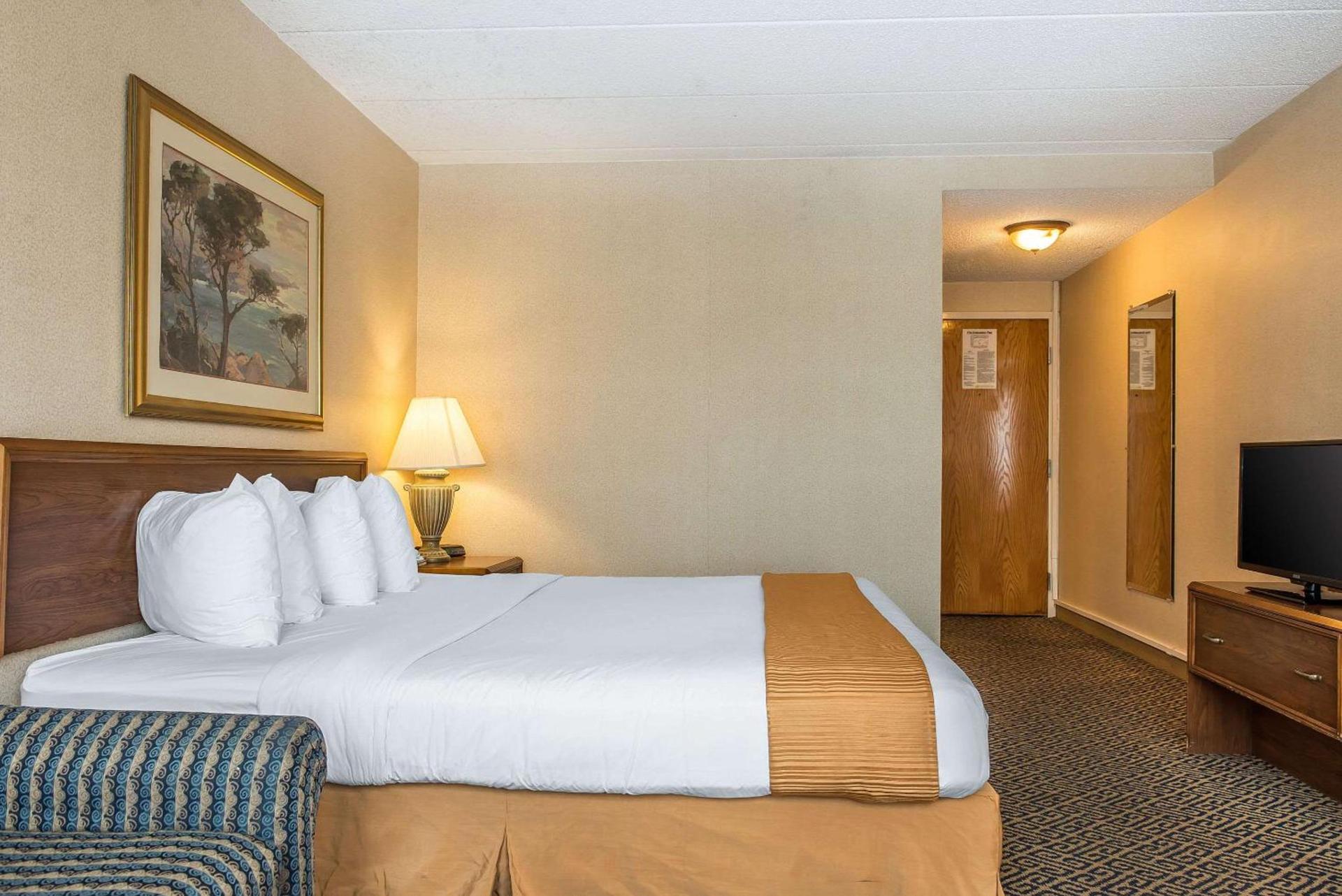 Quality Inn and Conference Center photo 3