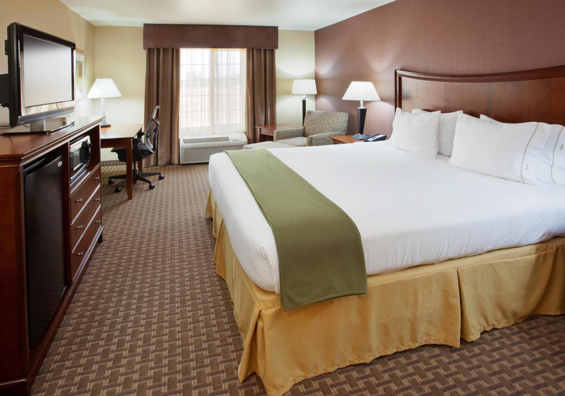 Holiday Inn Express Hotel & Suites Willows by IHG photo 12