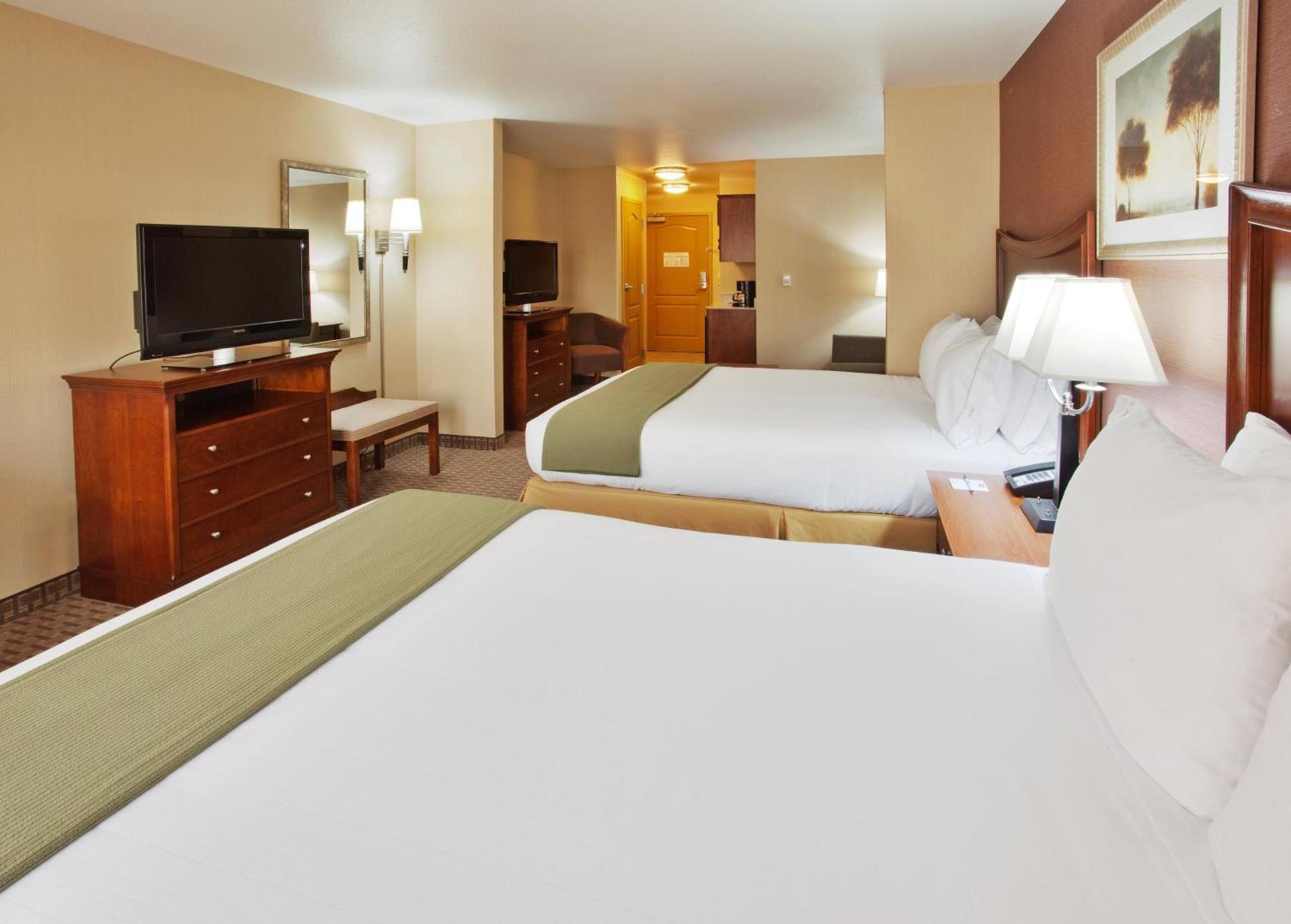 Holiday Inn Express Hotel & Suites Willows by IHG photo 11