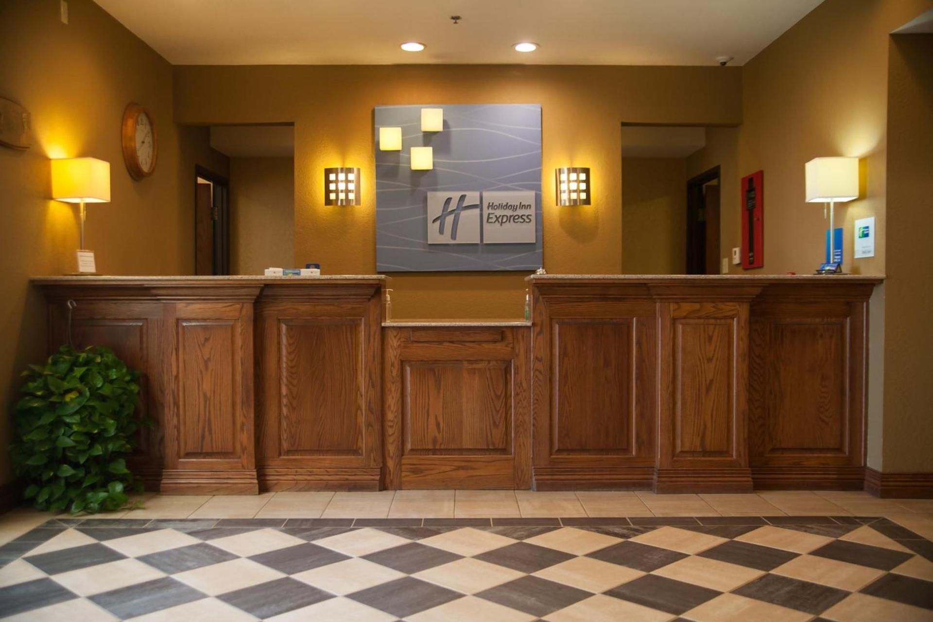 Holiday Inn Express Hotels & Suites Mountain Home by IHG photo 28