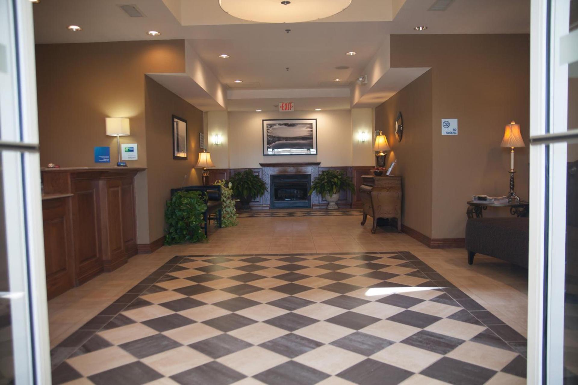 Holiday Inn Express Hotels & Suites Mountain Home by IHG photo 25