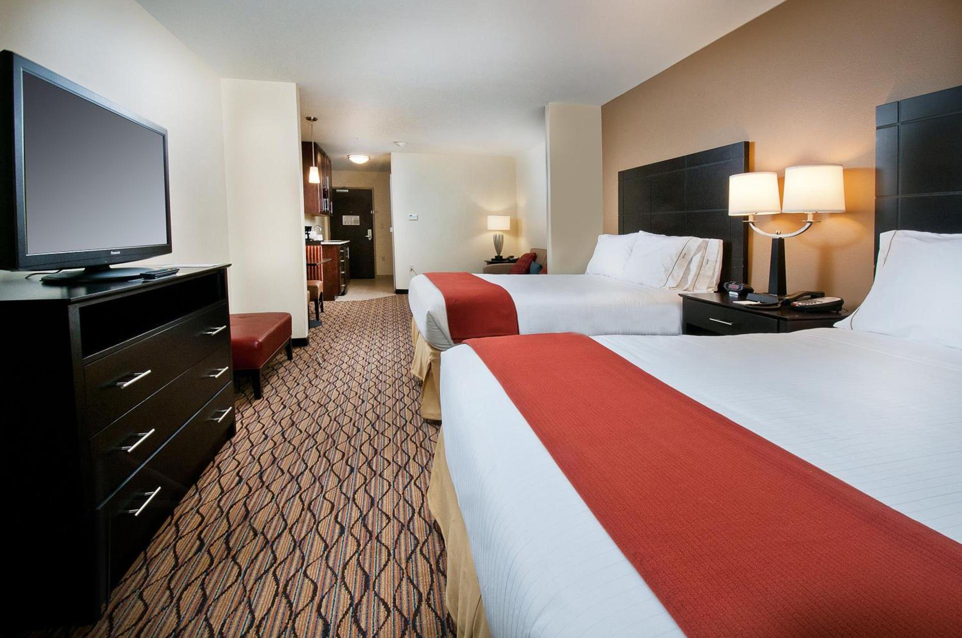 Holiday Inn Express Hotel and Suites Pearsall by IHG photo 13