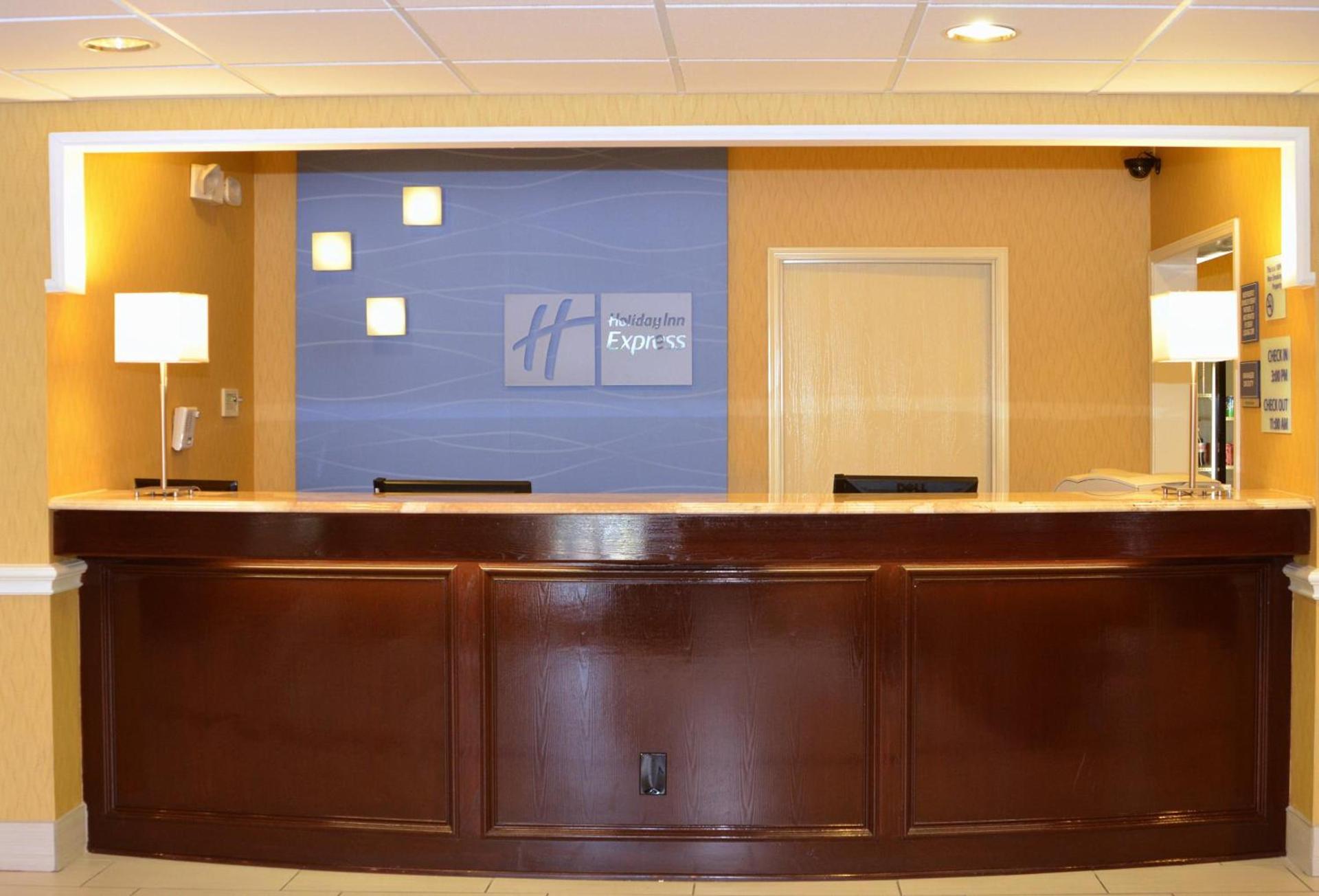 Quality Inn & Suites San Antonio Airport - Stone Oak photo 5