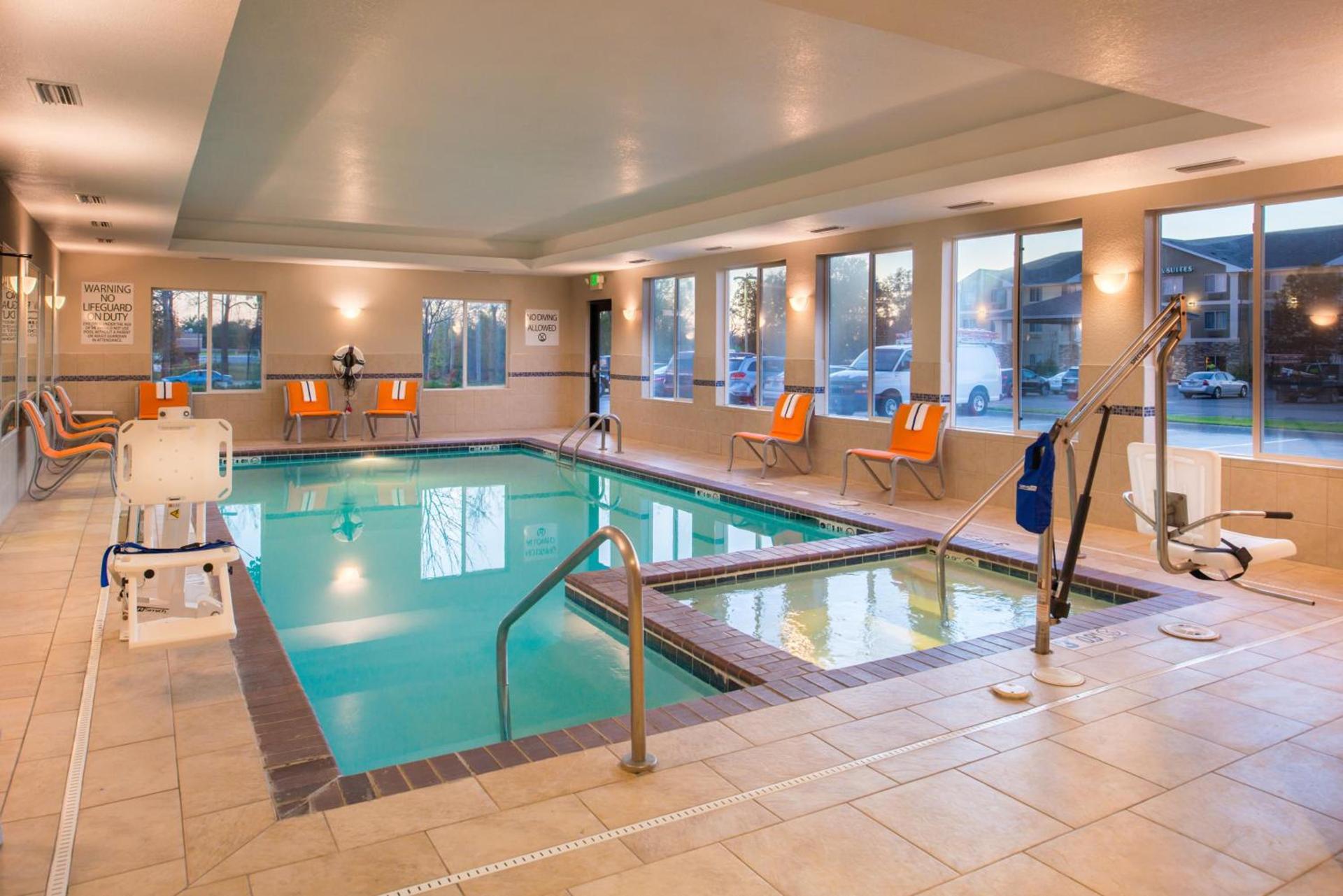 Holiday Inn Express & Suites Pittsburg by IHG photo 36