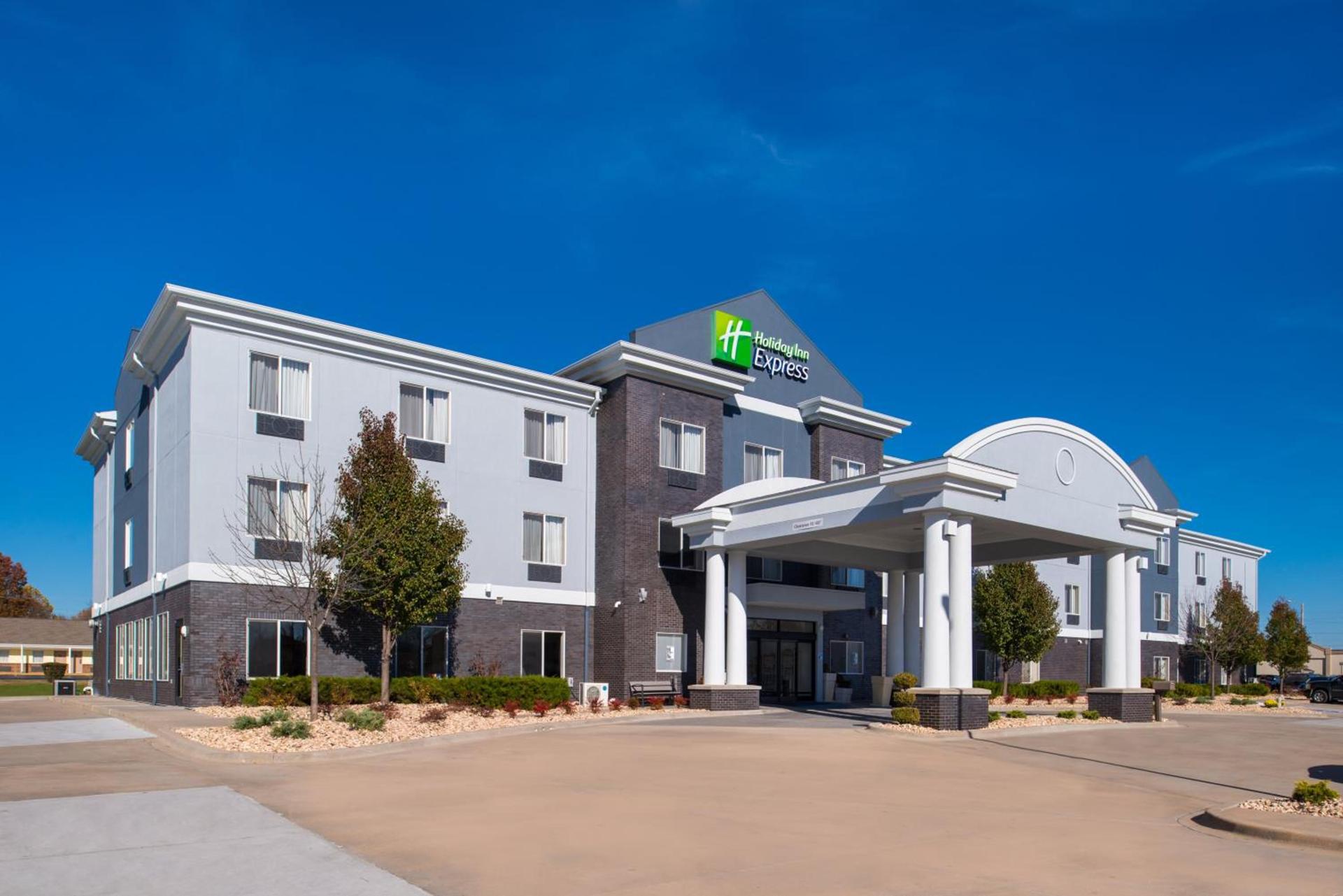 Holiday Inn Express & Suites Pittsburg by IHG — hotel in Pittsburg
