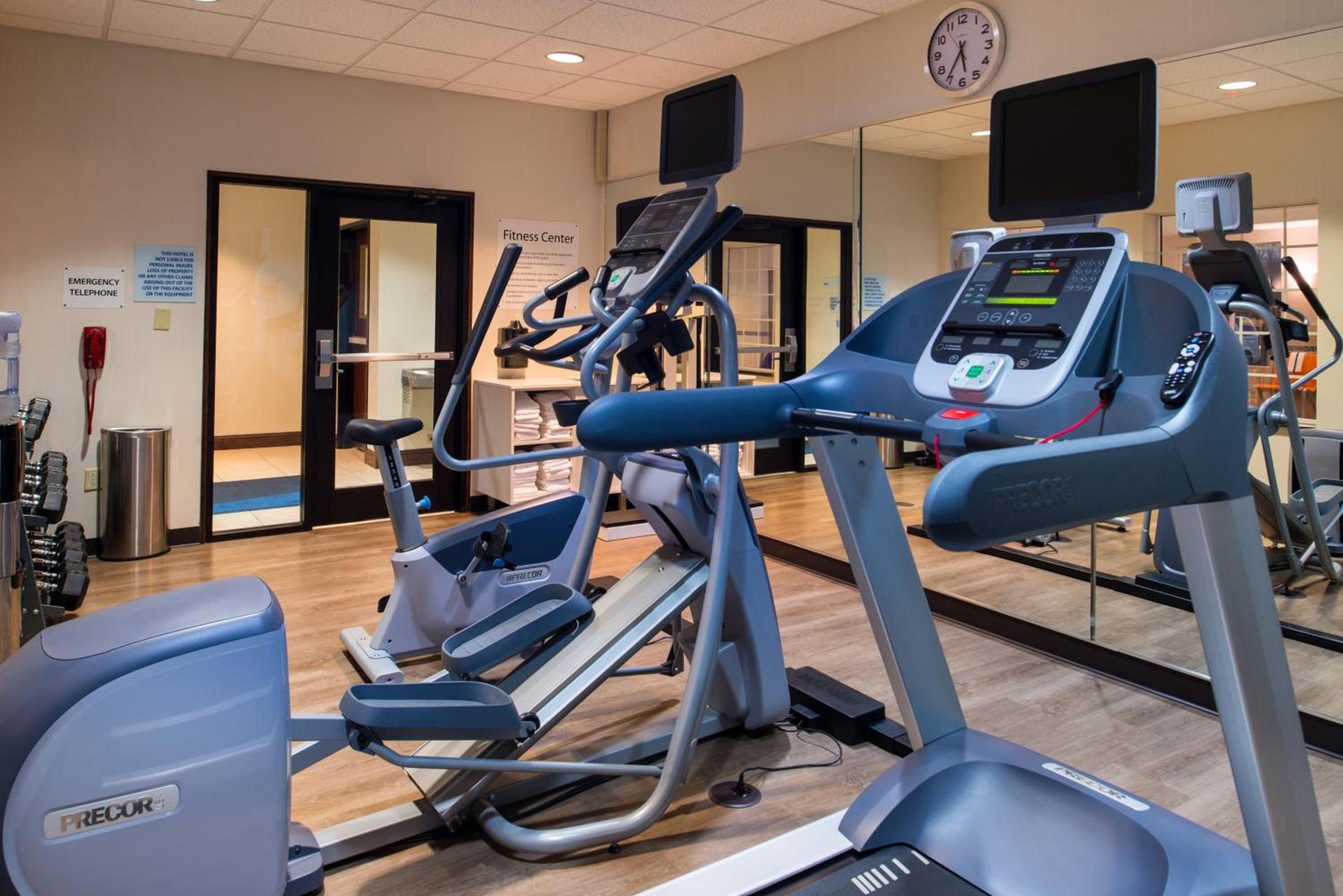 Holiday Inn Express & Suites Pittsburg by IHG photo 17