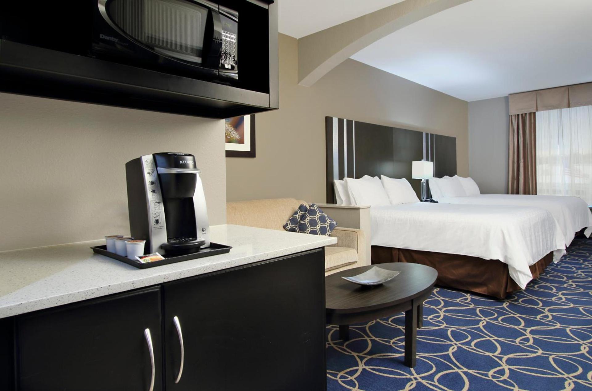 Holiday Inn Express and Suites Houston North - IAH Area by IHG photo 32