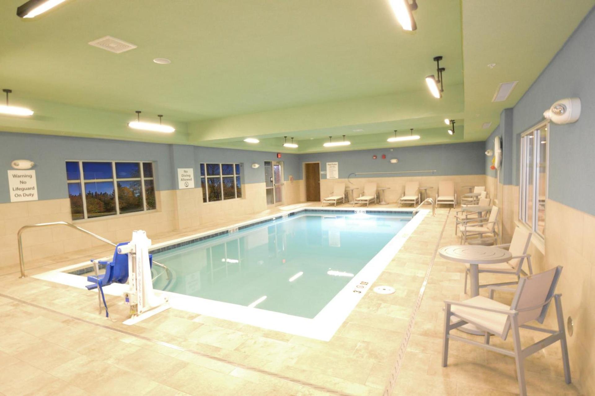 Holiday Inn Express & Suites Toledo South - Perrysburg by IHG photo 17