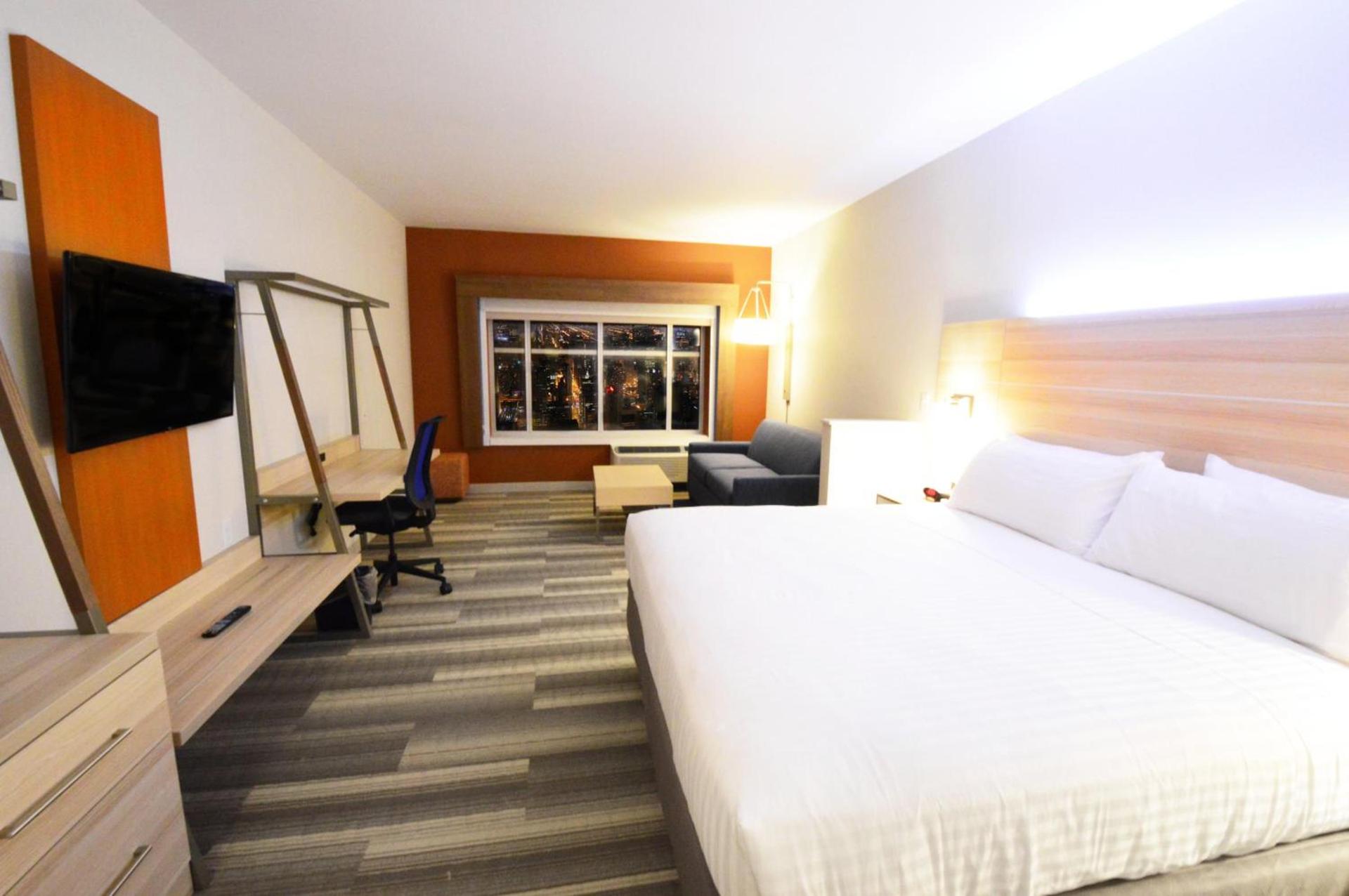 Holiday Inn Express & Suites Toledo South - Perrysburg by IHG photo 27