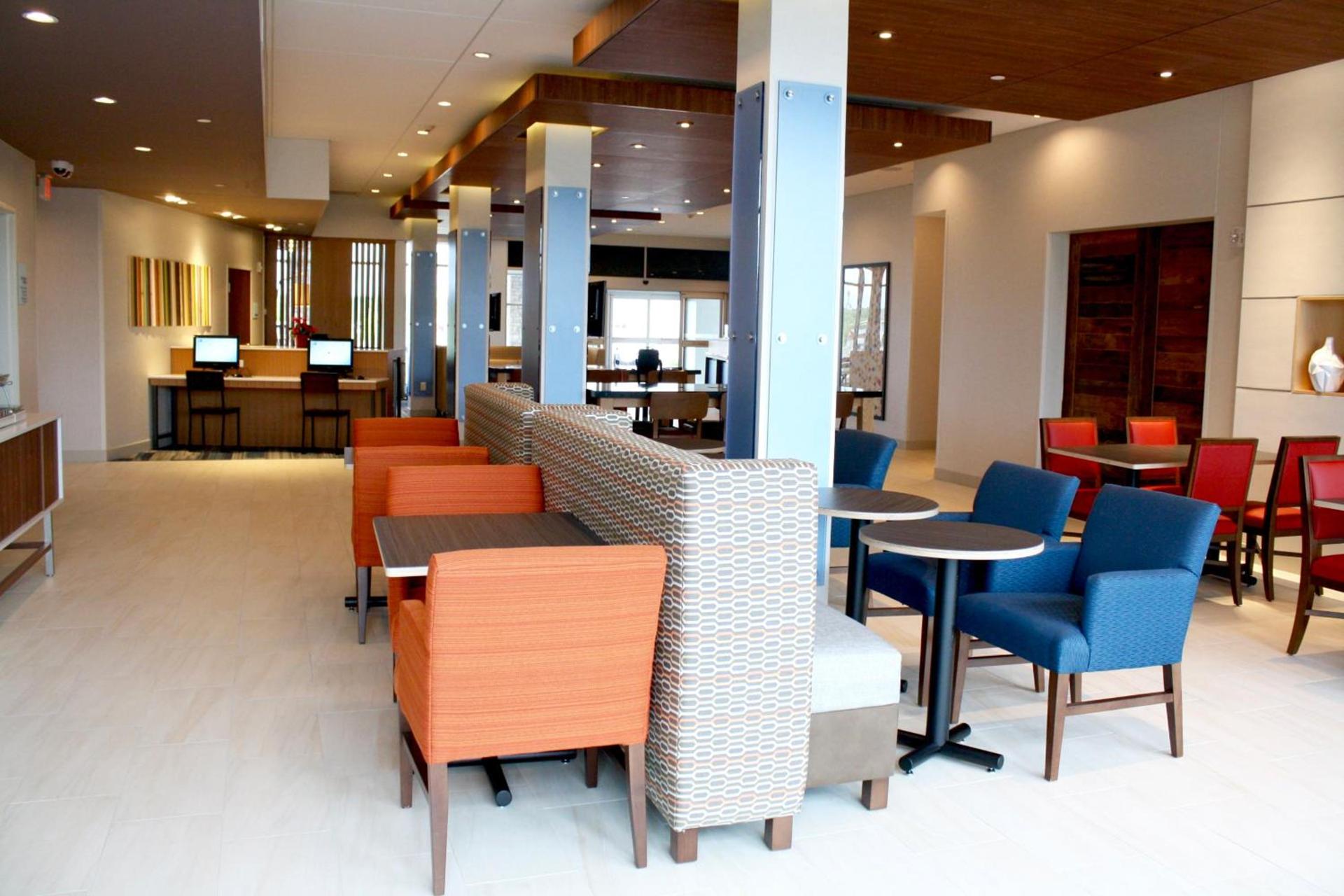 Holiday Inn Express & Suites Duluth North - Miller Hill by IHG photo 25