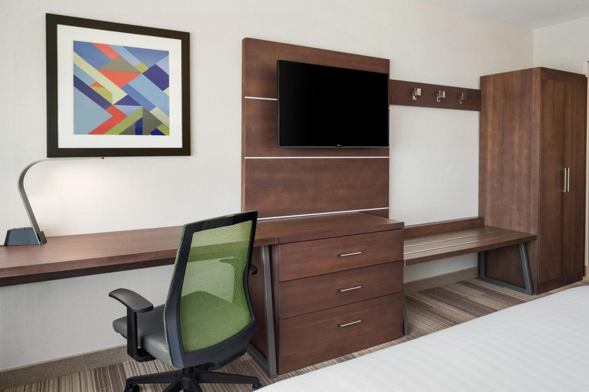 Holiday Inn Express & Suites Duluth North - Miller Hill by IHG photo 18