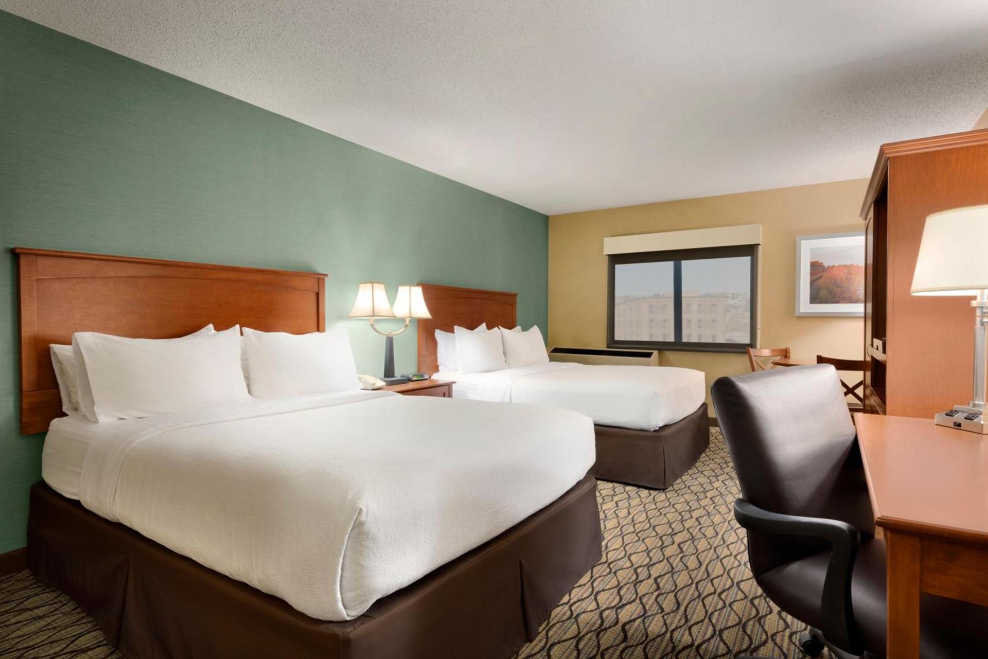 Holiday Inn & Suites Duluth-Downtown by IHG photo 60
