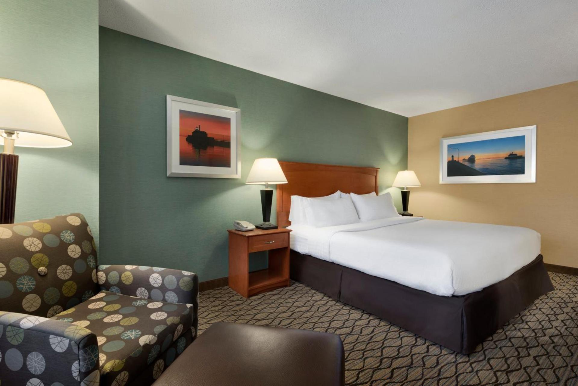 Holiday Inn & Suites Duluth-Downtown by IHG photo 59