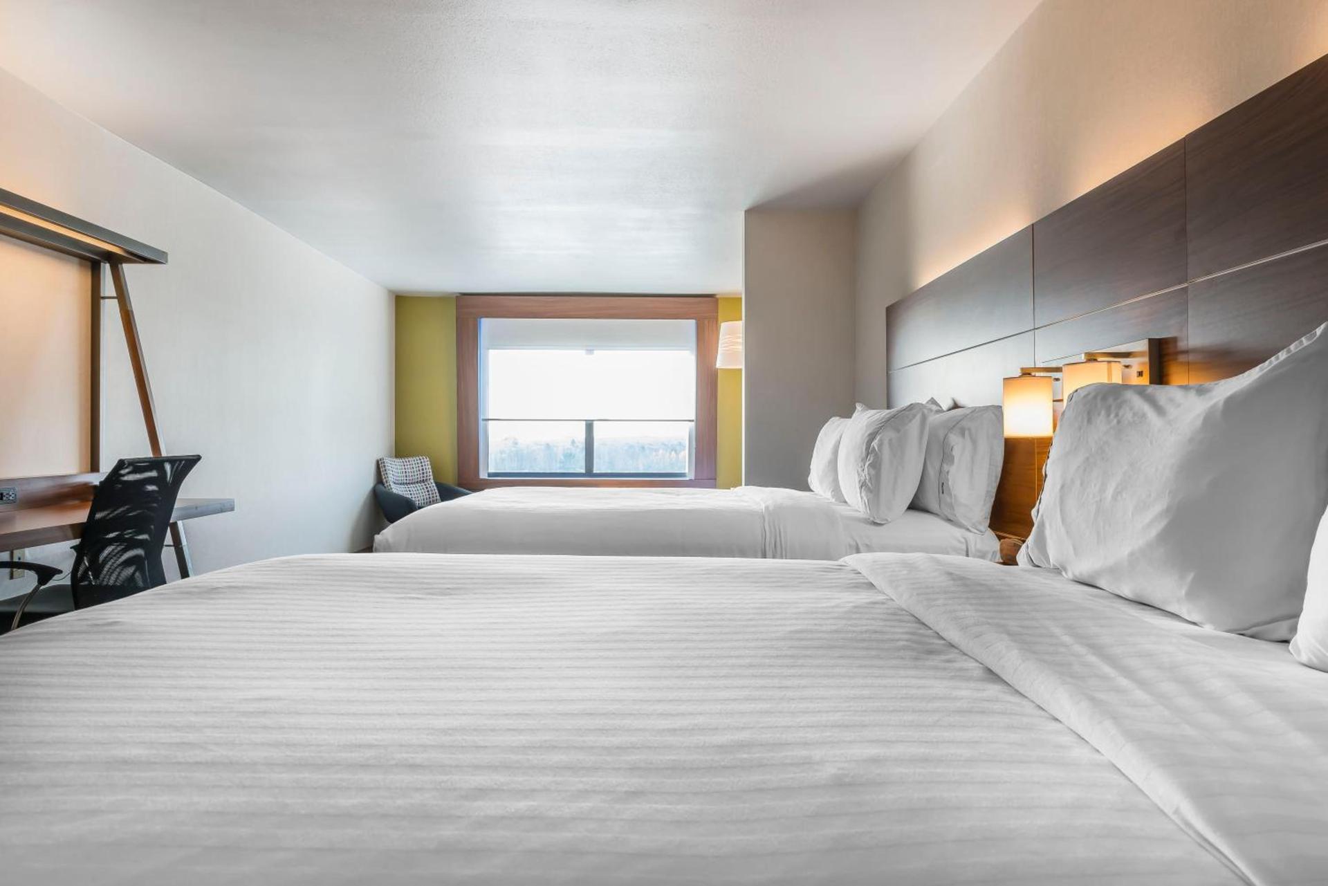 Holiday Inn Express & Suites Clarion by IHG photo 35
