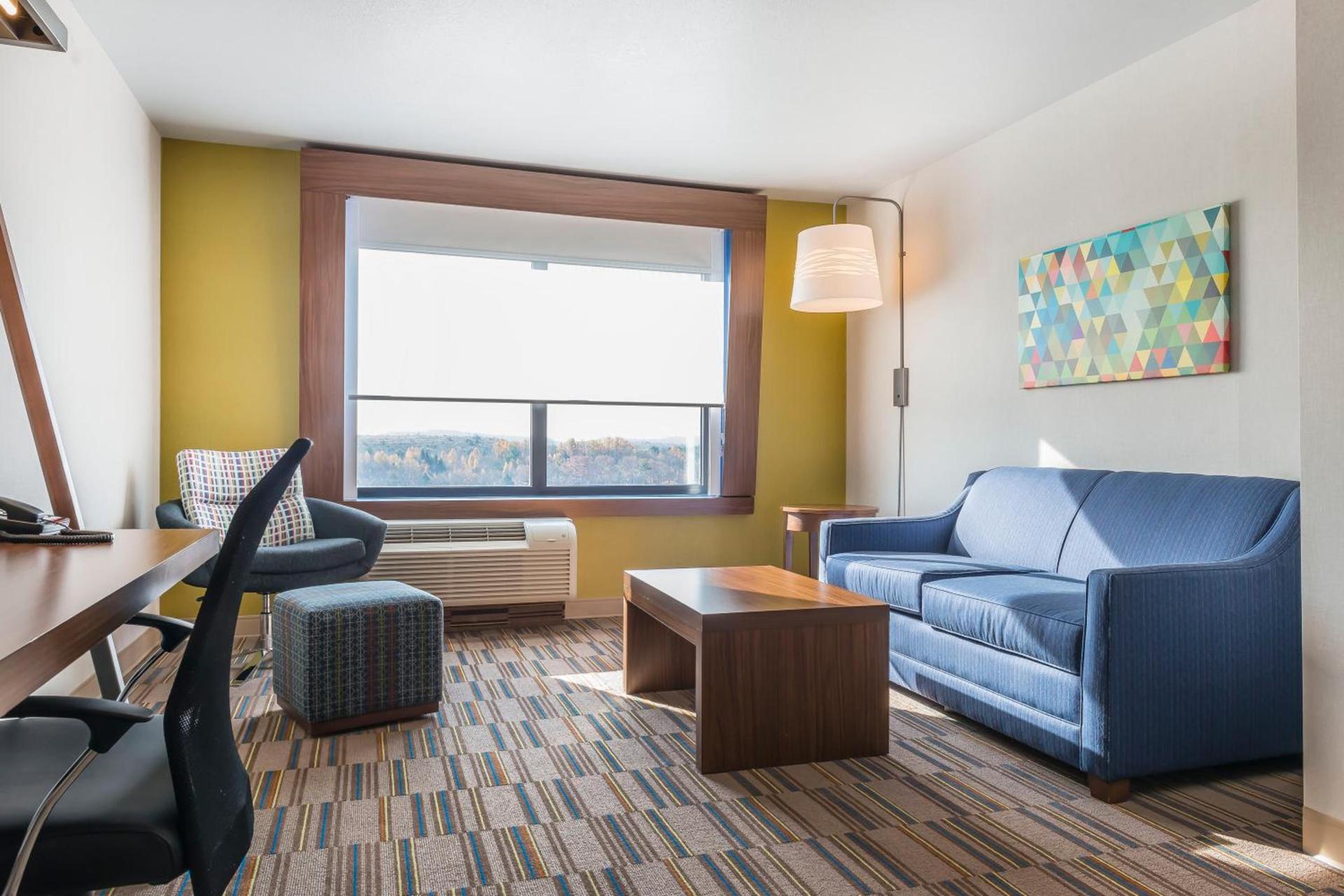 Holiday Inn Express & Suites Clarion by IHG photo 34