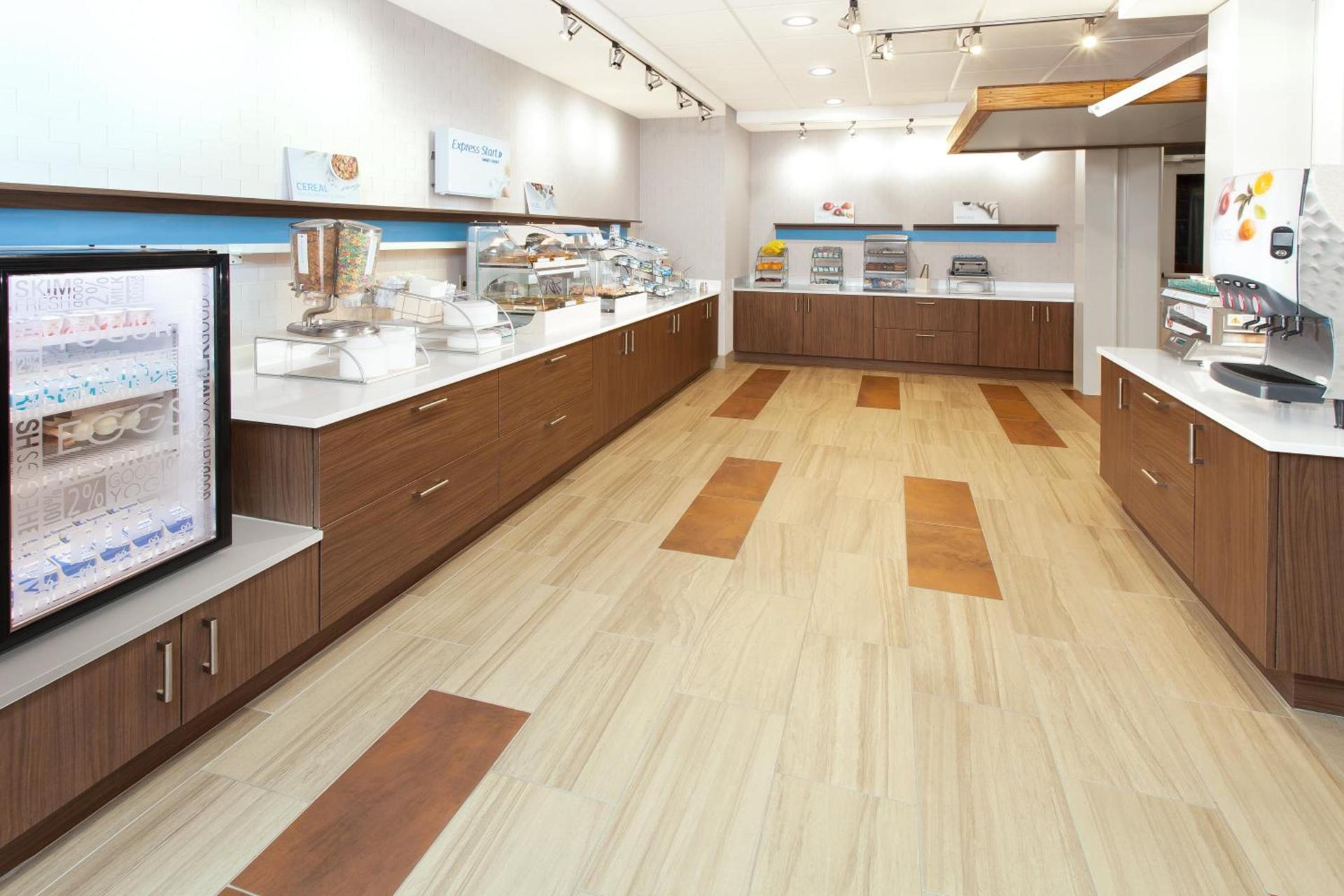 Holiday Inn Express & Suites - Sterling Heights-Detroit Area by IHG photo 13