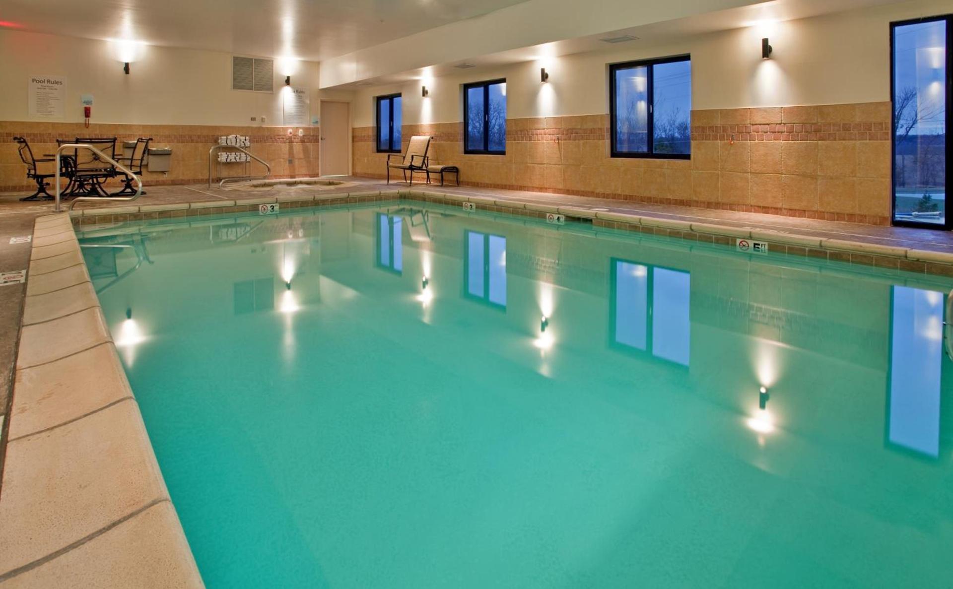 Holiday Inn Express Rolla by IHG photo 12
