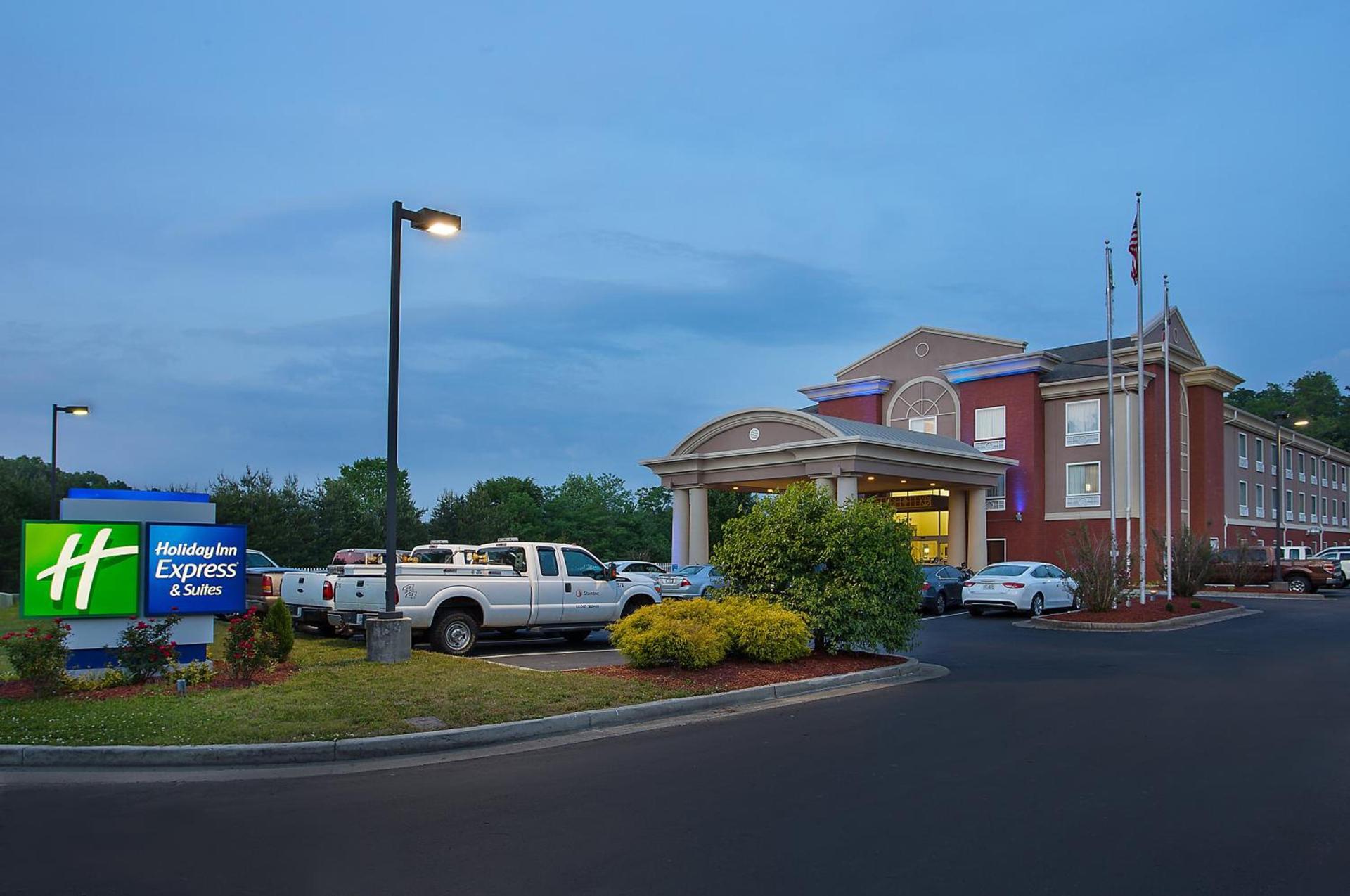 Holiday Inn Express & Suites Murphy by IHG photo 12