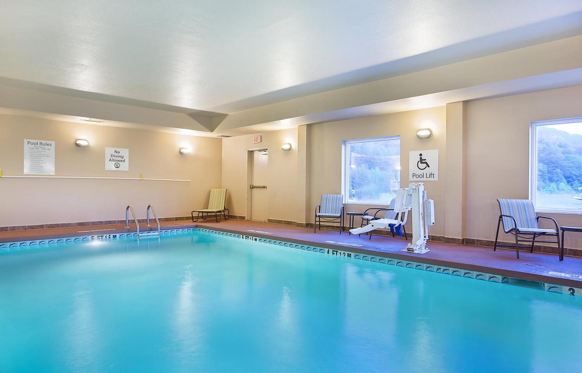 Holiday Inn Express & Suites Murphy by IHG photo 8
