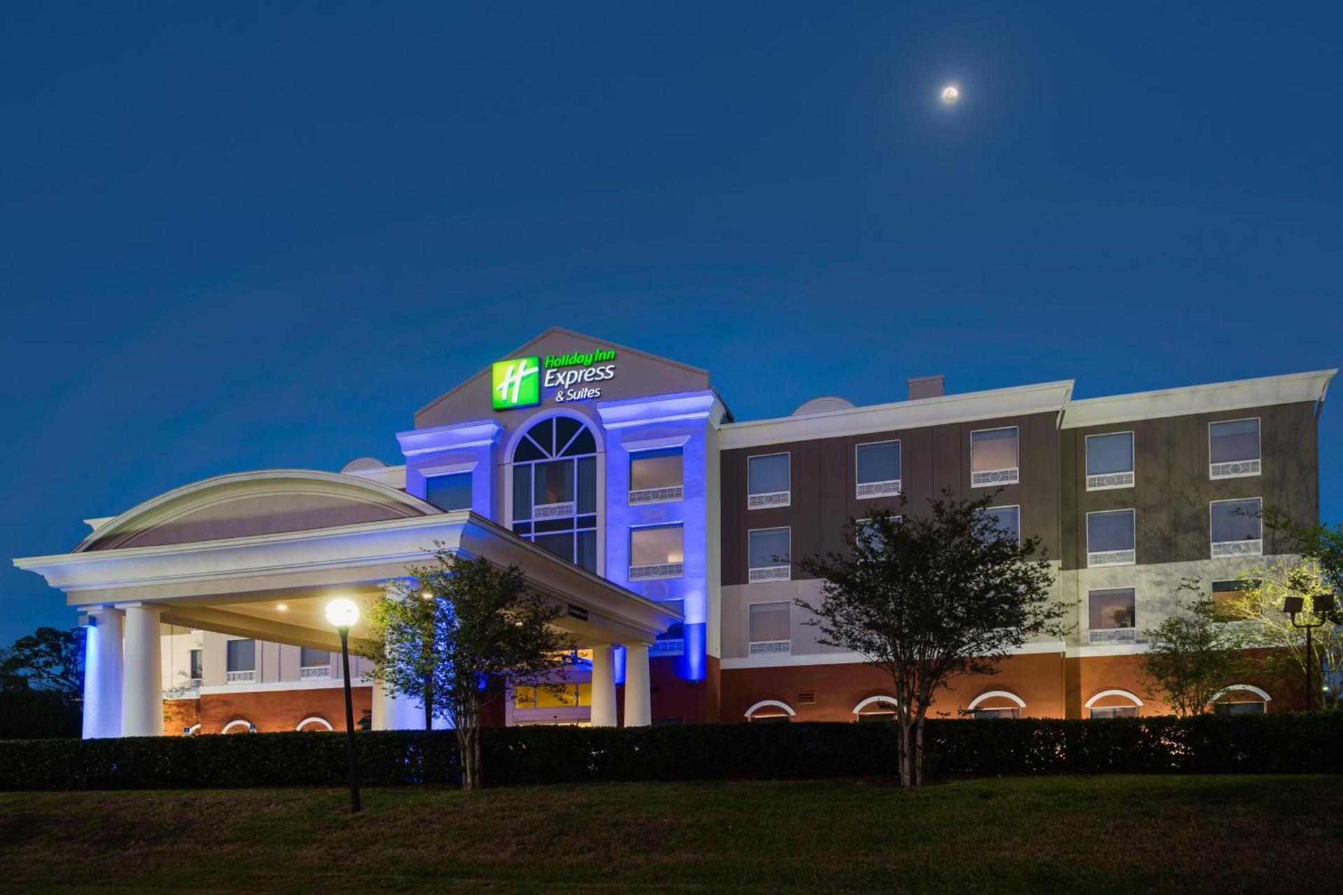 Holiday Inn Express Hotel & Suites Tampa-Fairgrounds-Casino by IHG photo 12