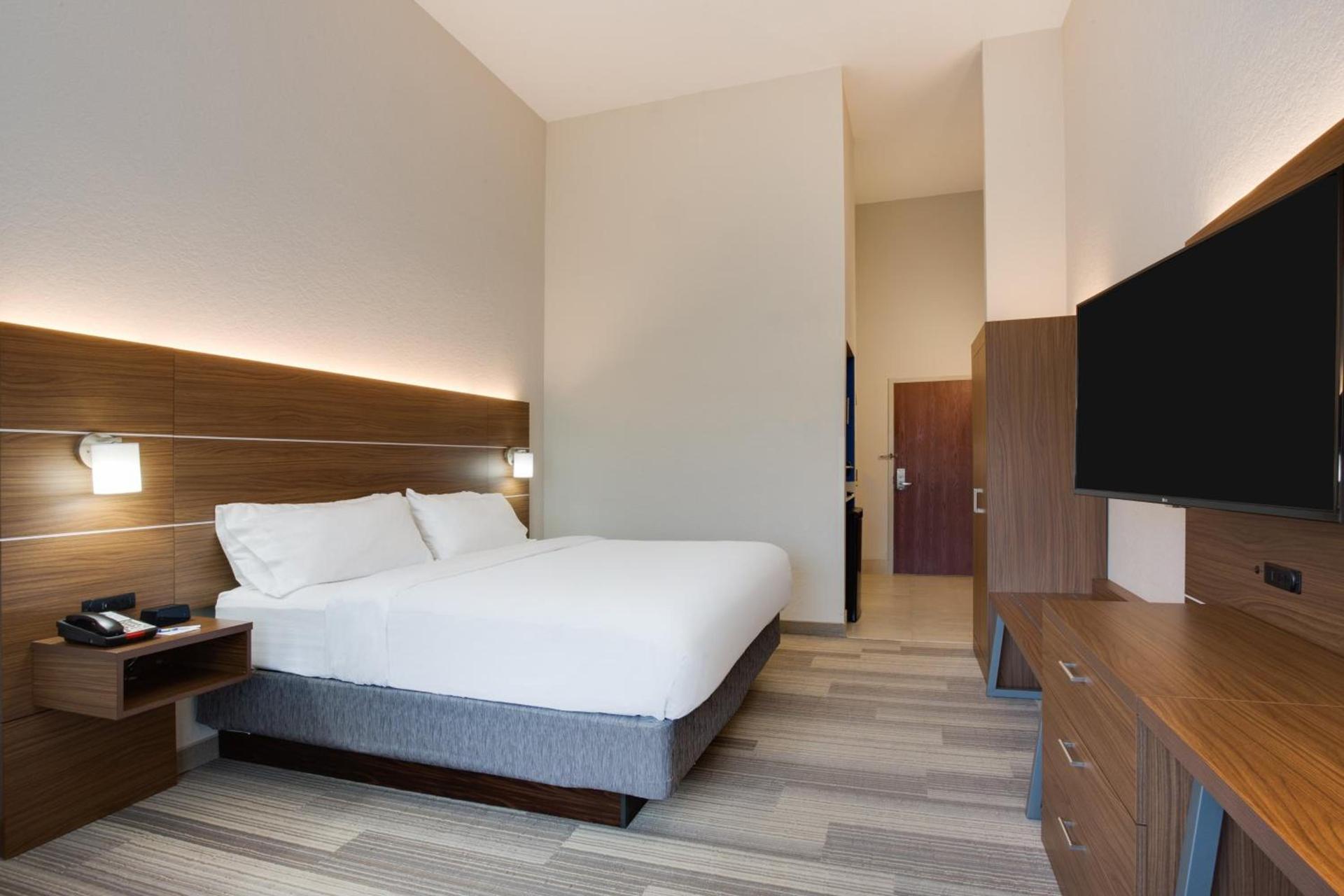 Holiday Inn Express Hotel & Suites Tampa-Fairgrounds-Casino by IHG photo 48