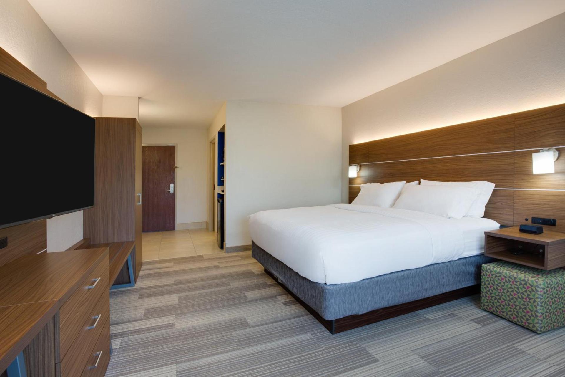 Holiday Inn Express Hotel & Suites Tampa-Fairgrounds-Casino by IHG photo 36
